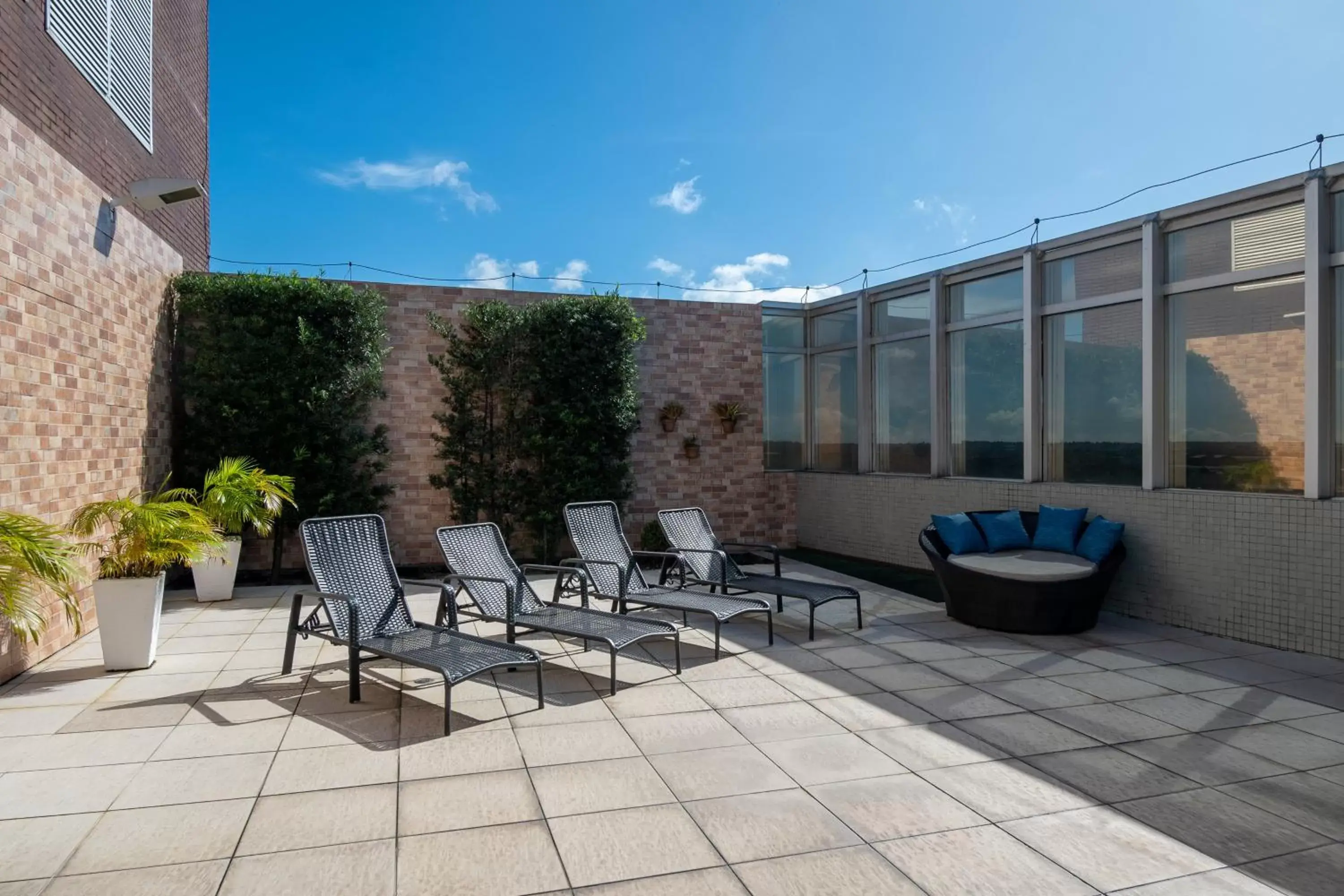 Swimming pool in Holiday Inn Manaus by IHG Swimming pool in Holiday Inn Manaus by IHG