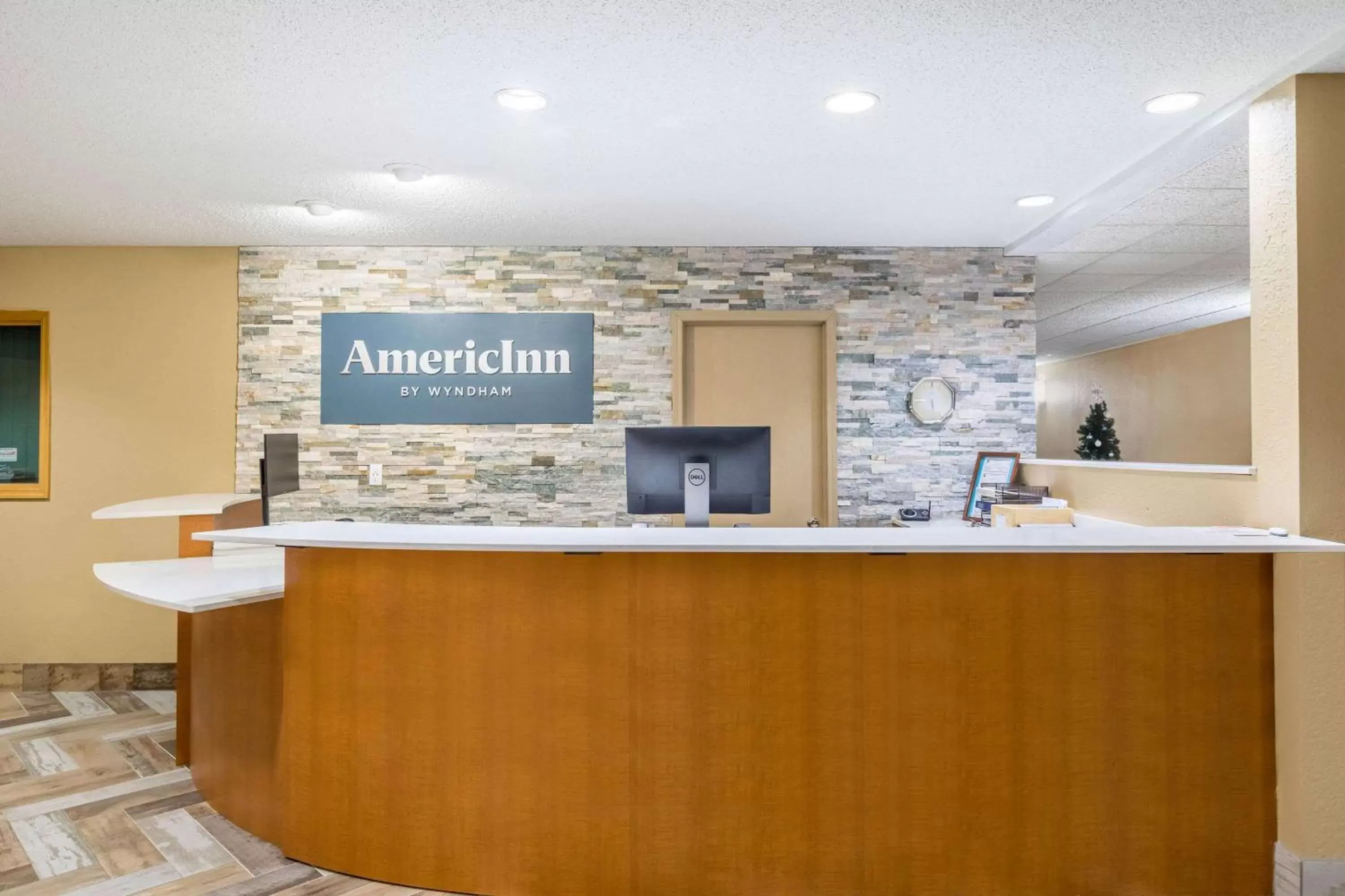 Lobby or reception, Lobby/Reception in AmericInn by Wyndham Prairie du Chien