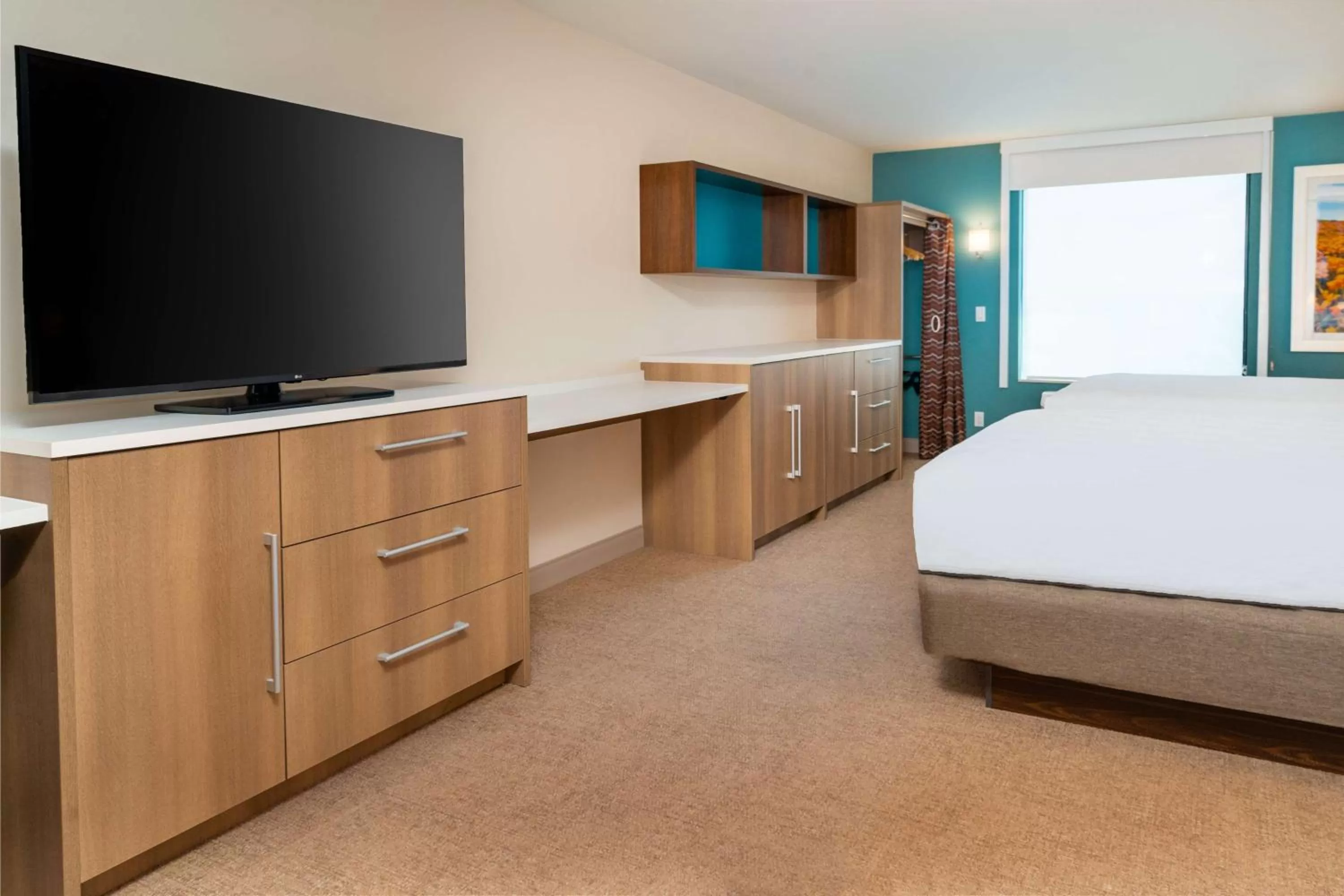 Bedroom, Bed in Home2 Suites Corona, Ca