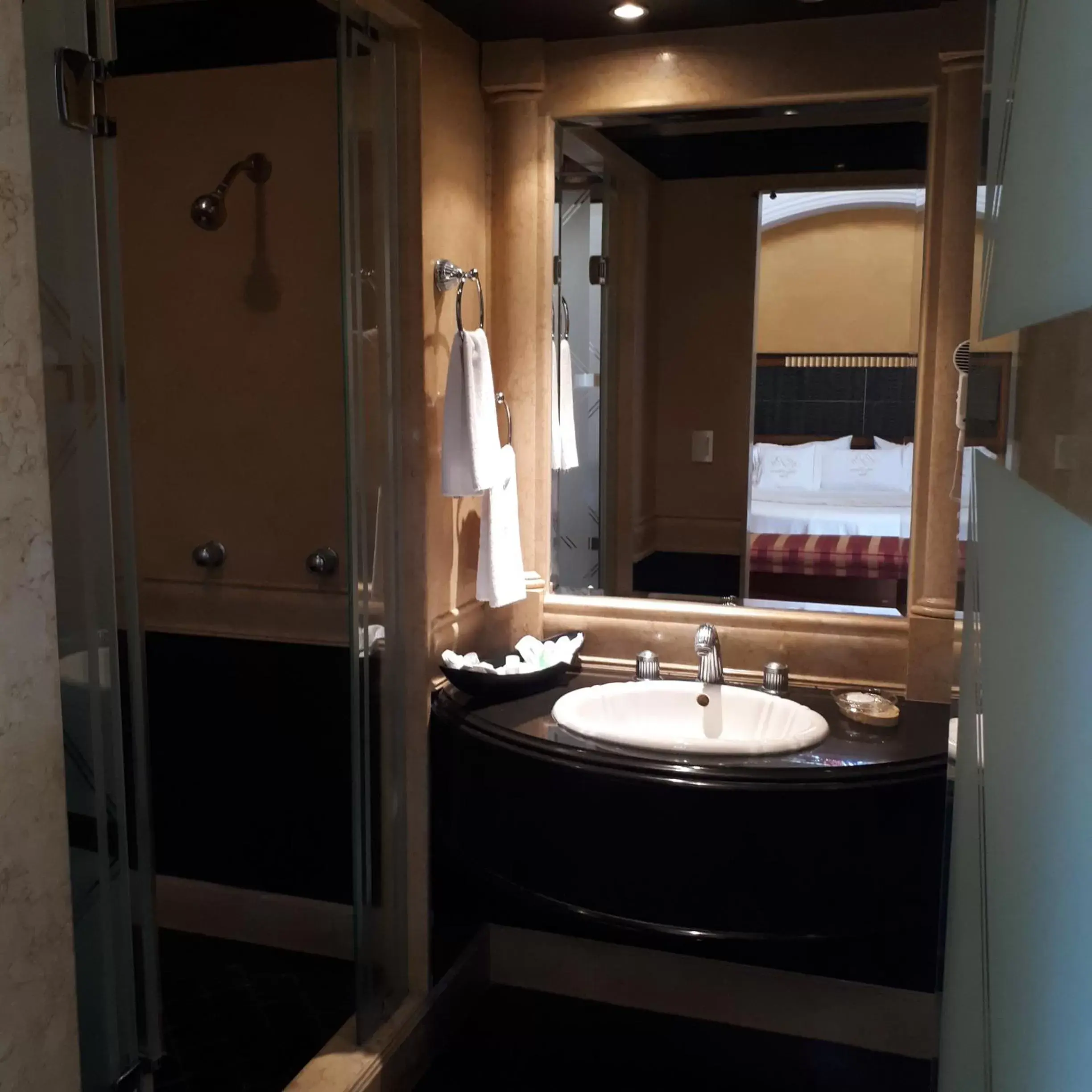 Bathroom in Villas Princess Hotel