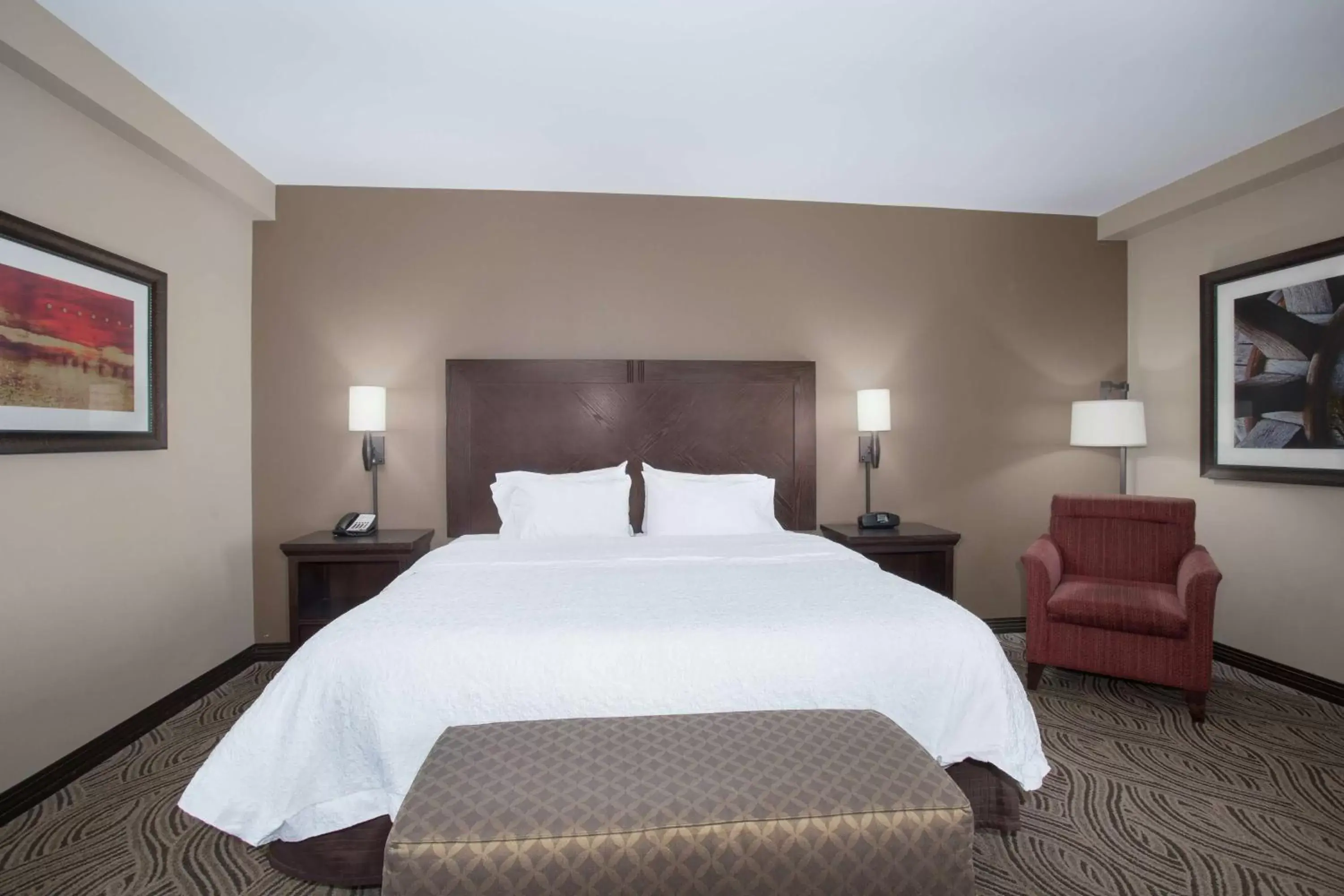 Living room, Bed in Hampton Inn & Suites I-35/Mulvane