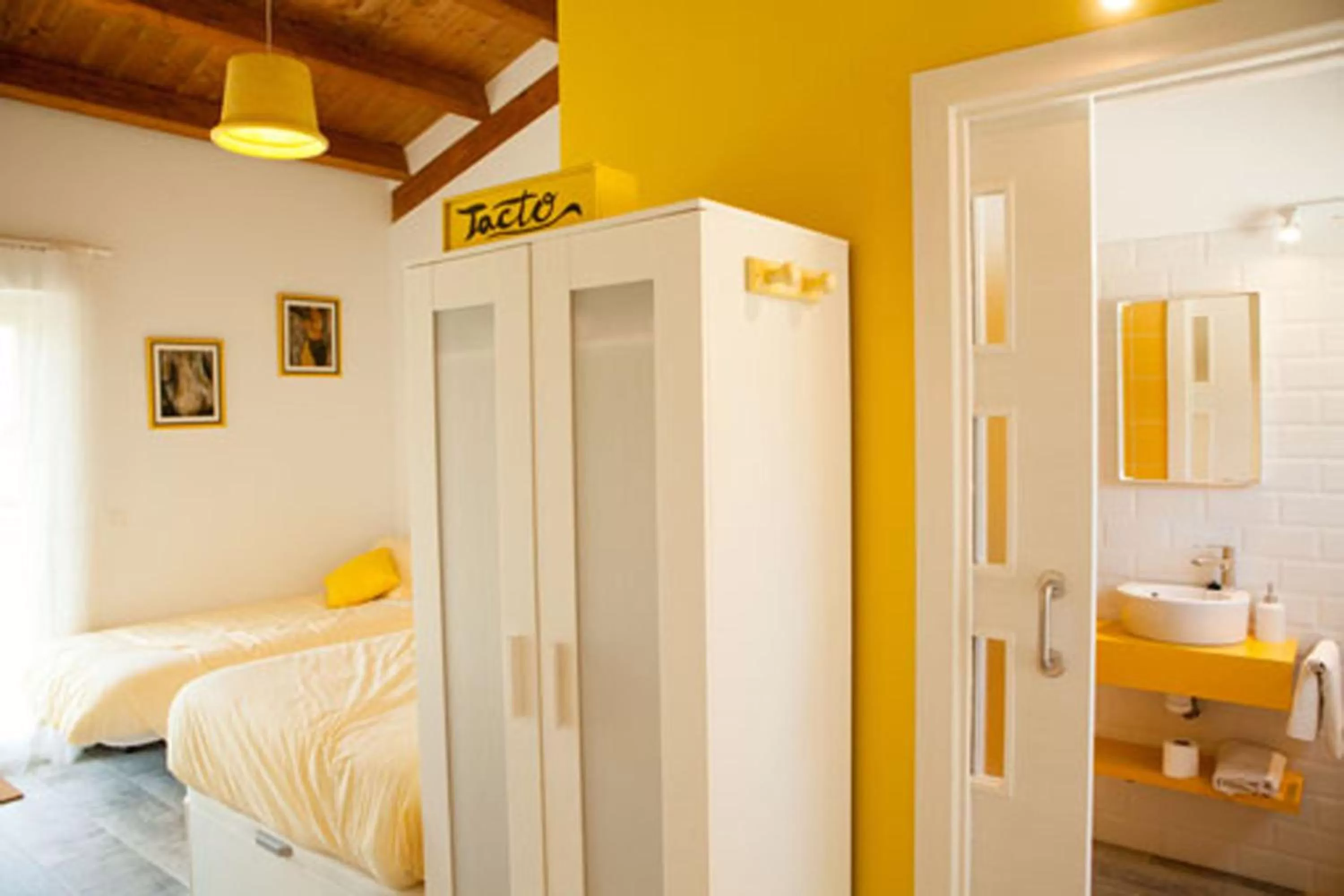 Bathroom, Bed in Casa Rural Txokoetxe