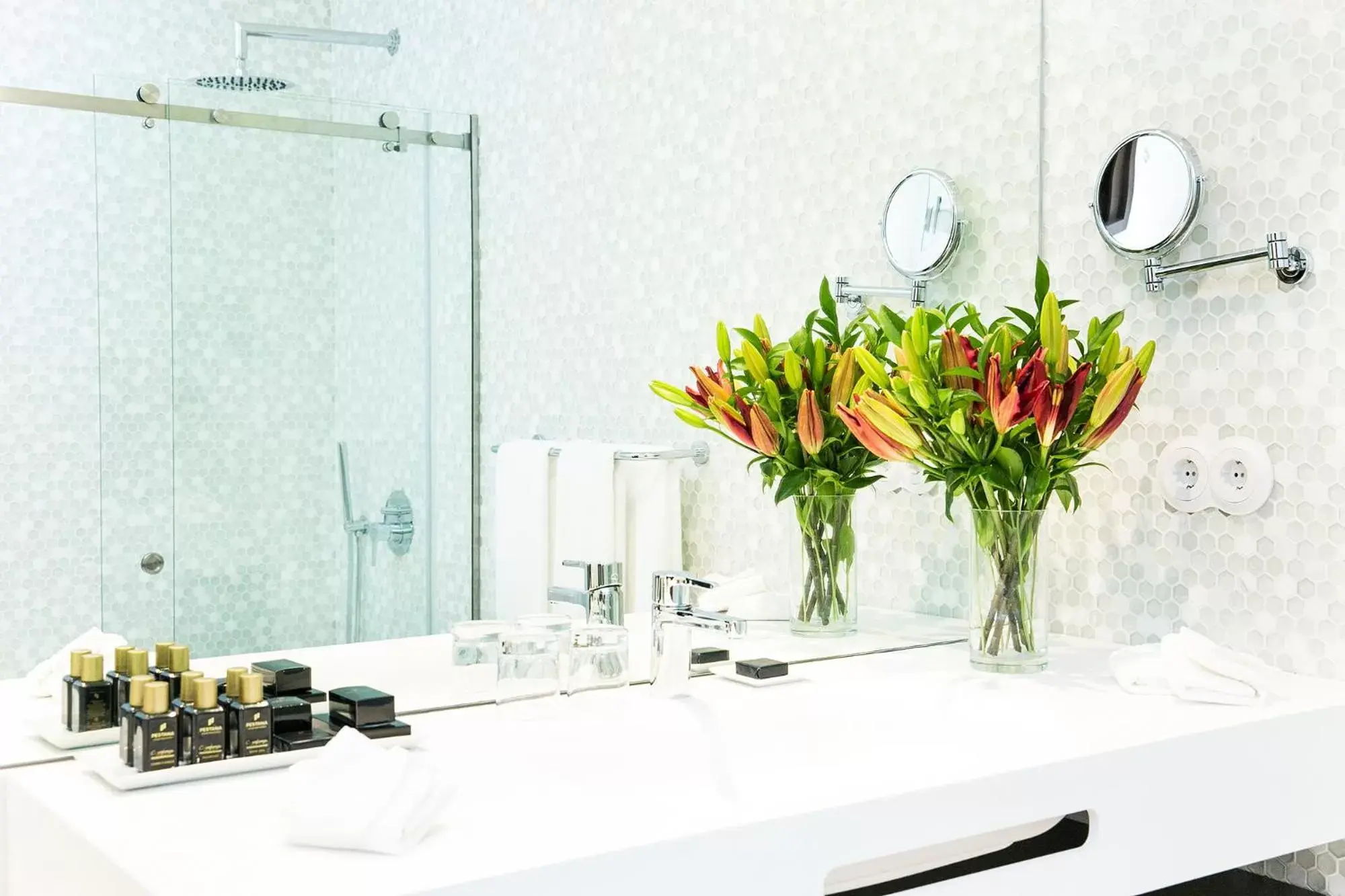 Bathroom in Pestana Porto - A Brasileira, City Center & Heritage Building