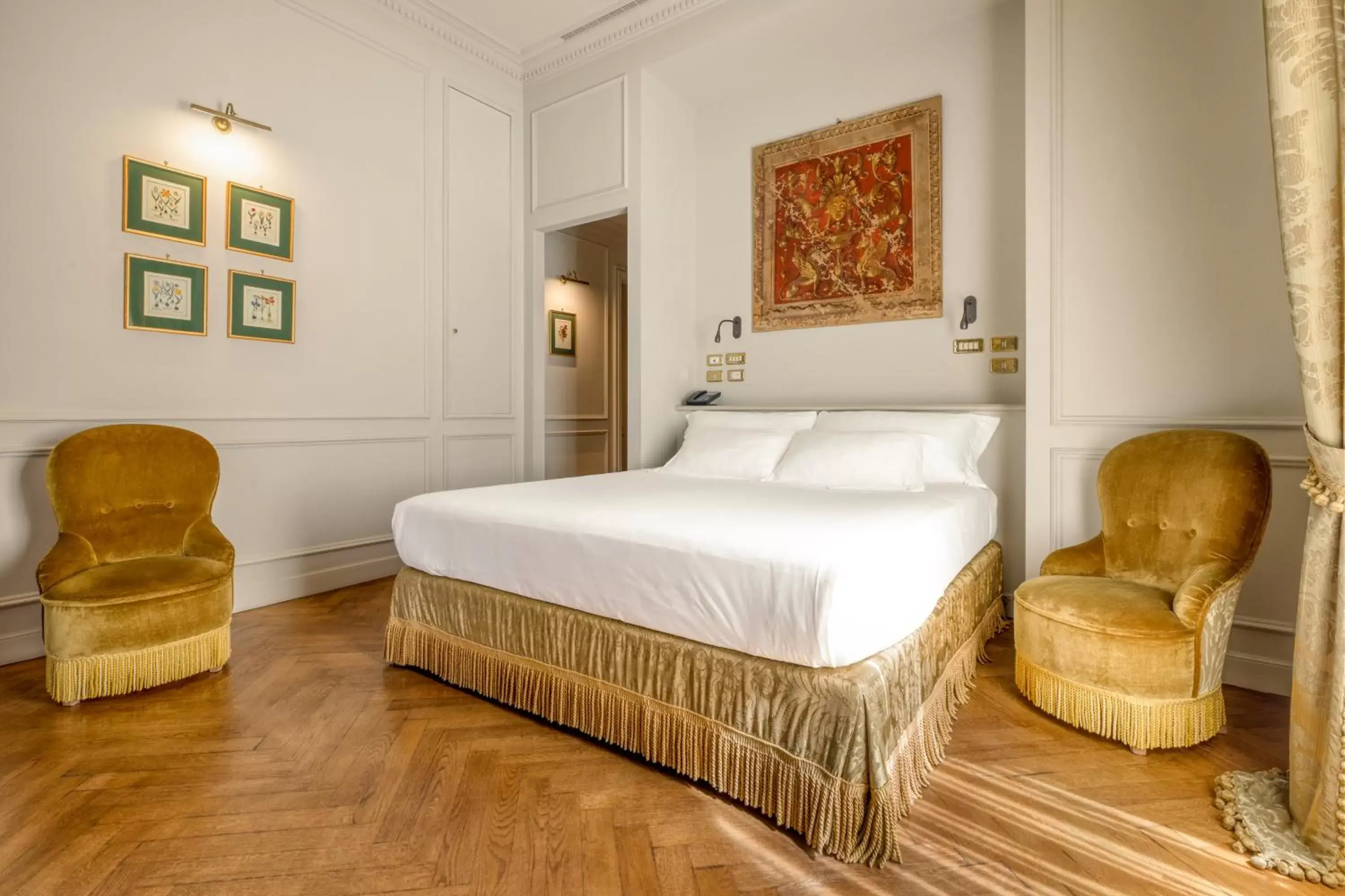 Bed in Hotel Locarno