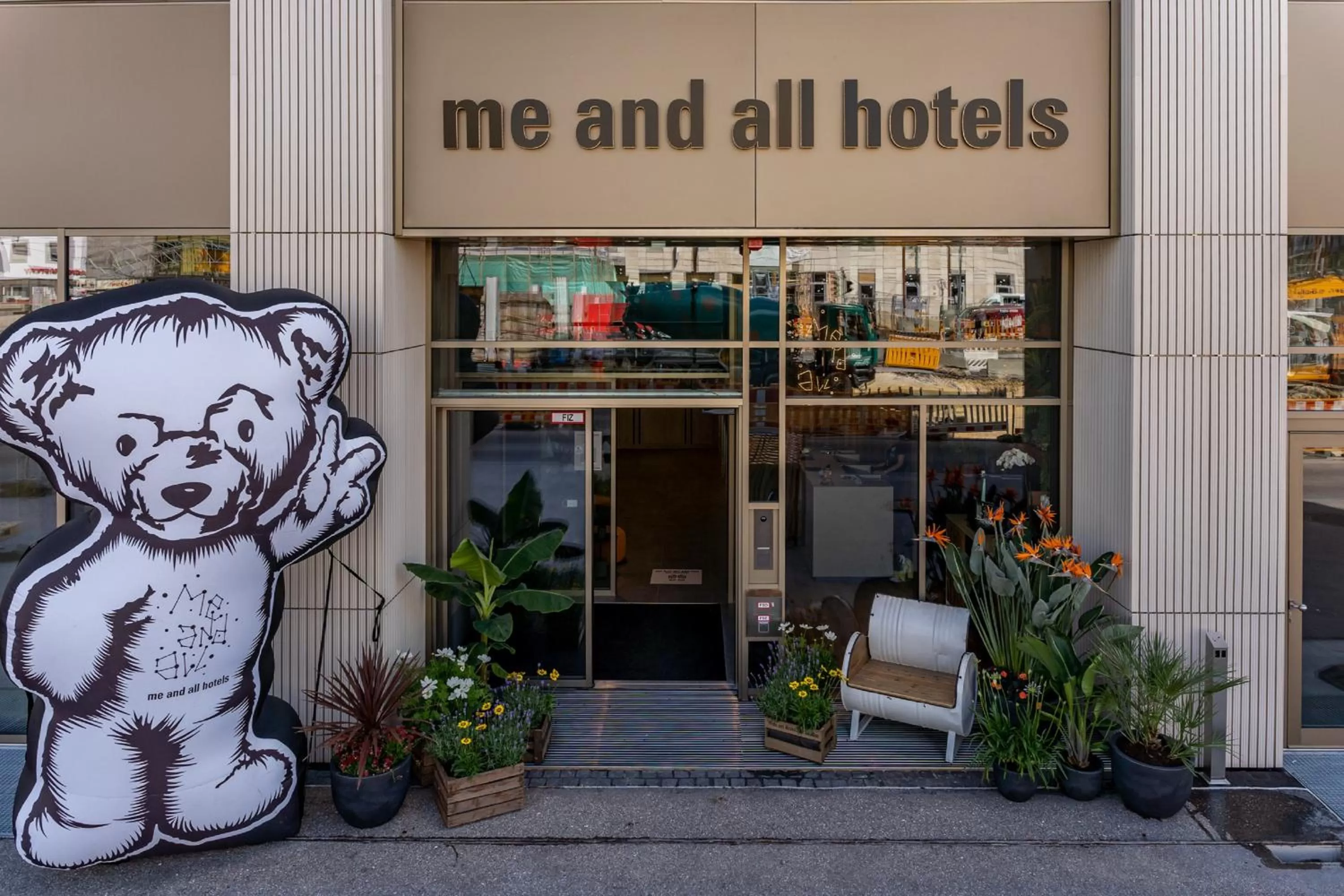 Facade/entrance in Me and All Hotel ulm, by Hyatt