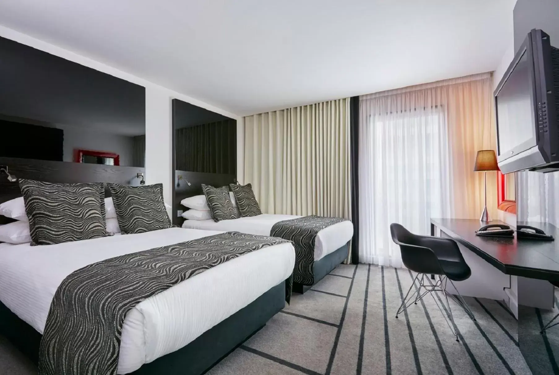 Photo of the whole room, Bed in Crowne Plaza Manchester City Centre, an IHG Hotel