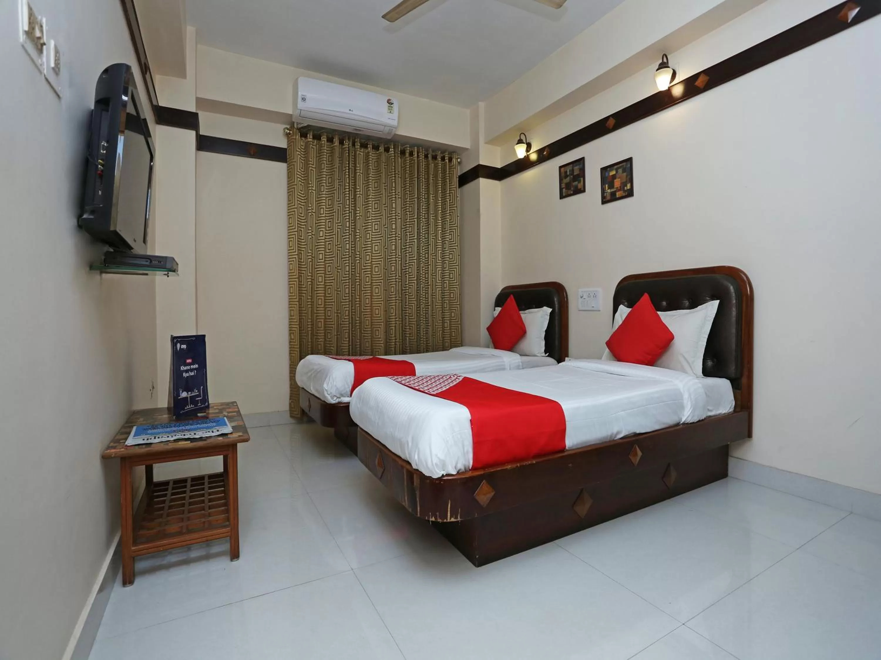 Bedroom, Bed in Hotel Amrit Regency