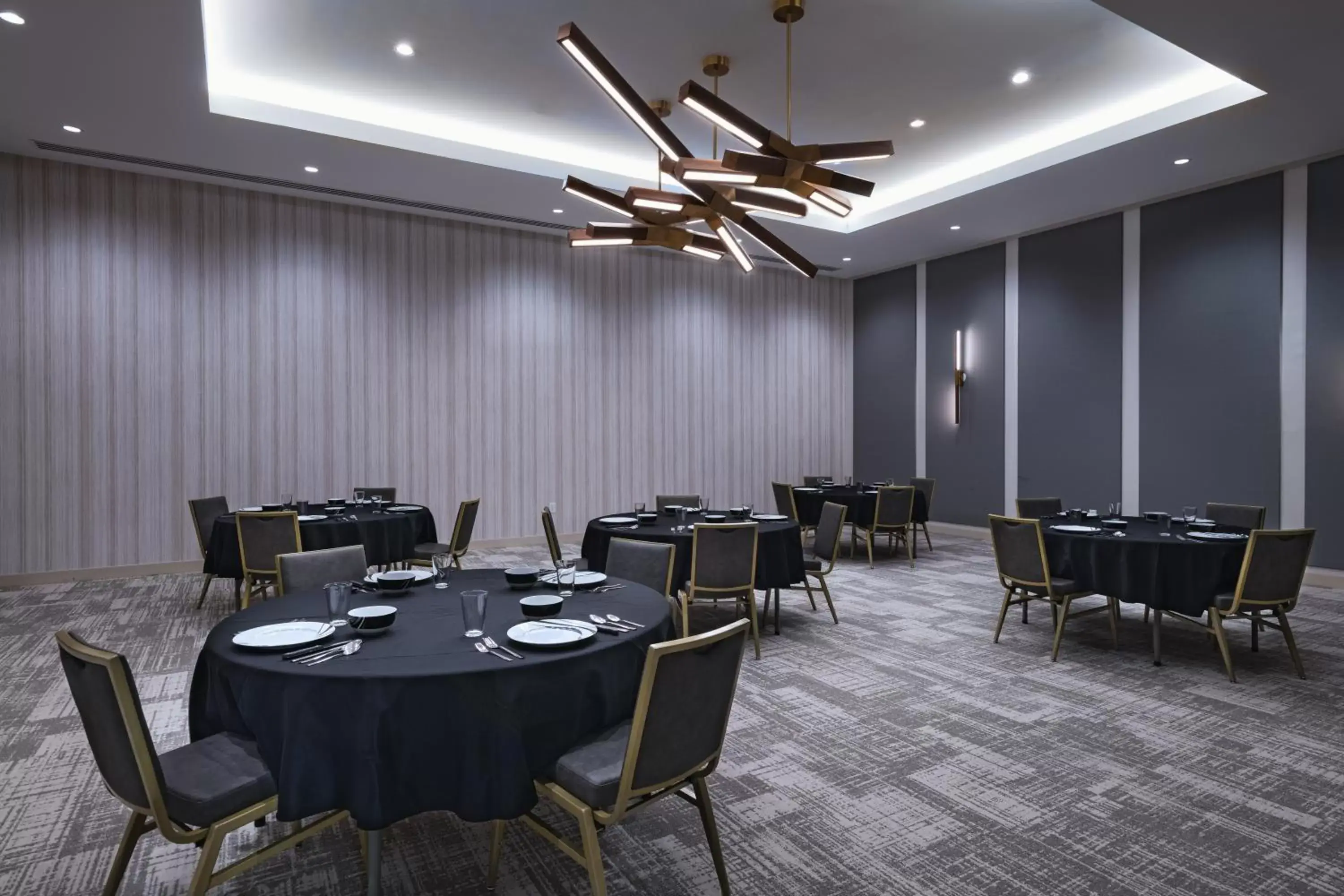 Meeting/conference room, Restaurant/Places to Eat in Element Dallas Las Colinas