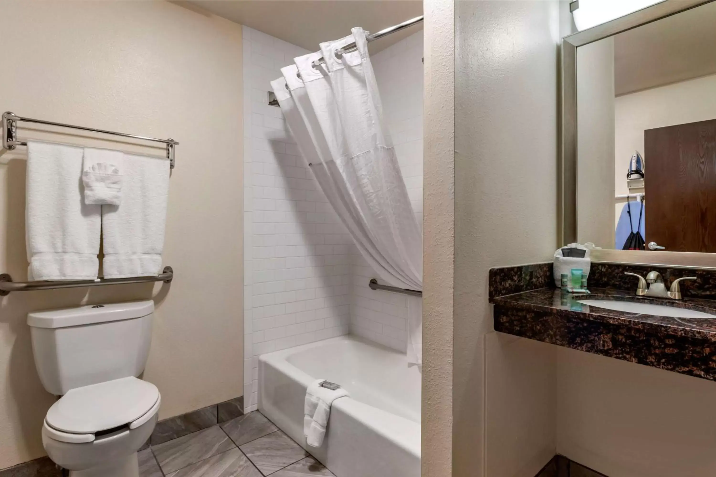 Bathroom in Best Western Airport Albuquerque InnSuites Hotel & Suites