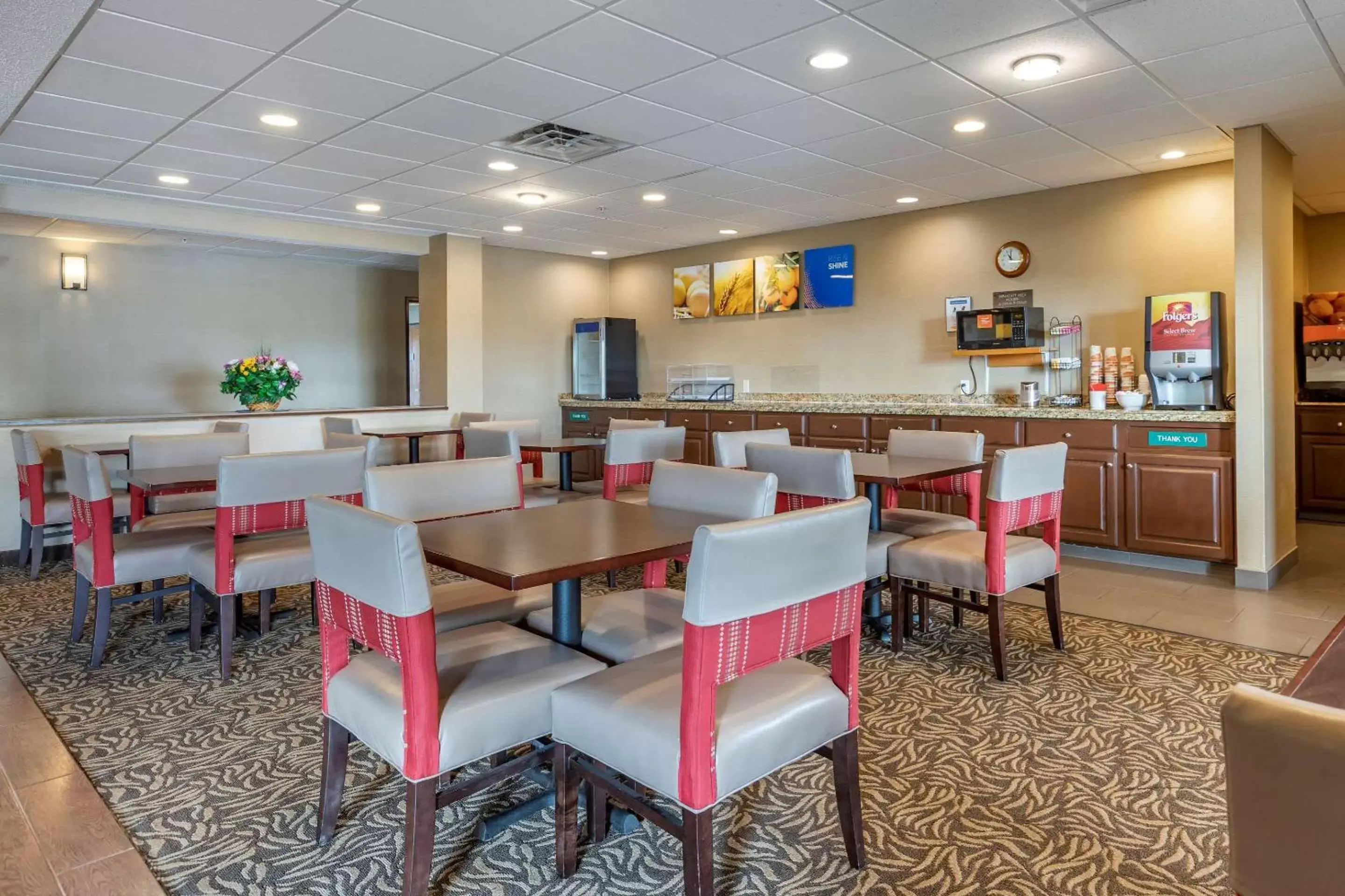 Restaurant/Places to Eat in Comfort Inn Charlotte