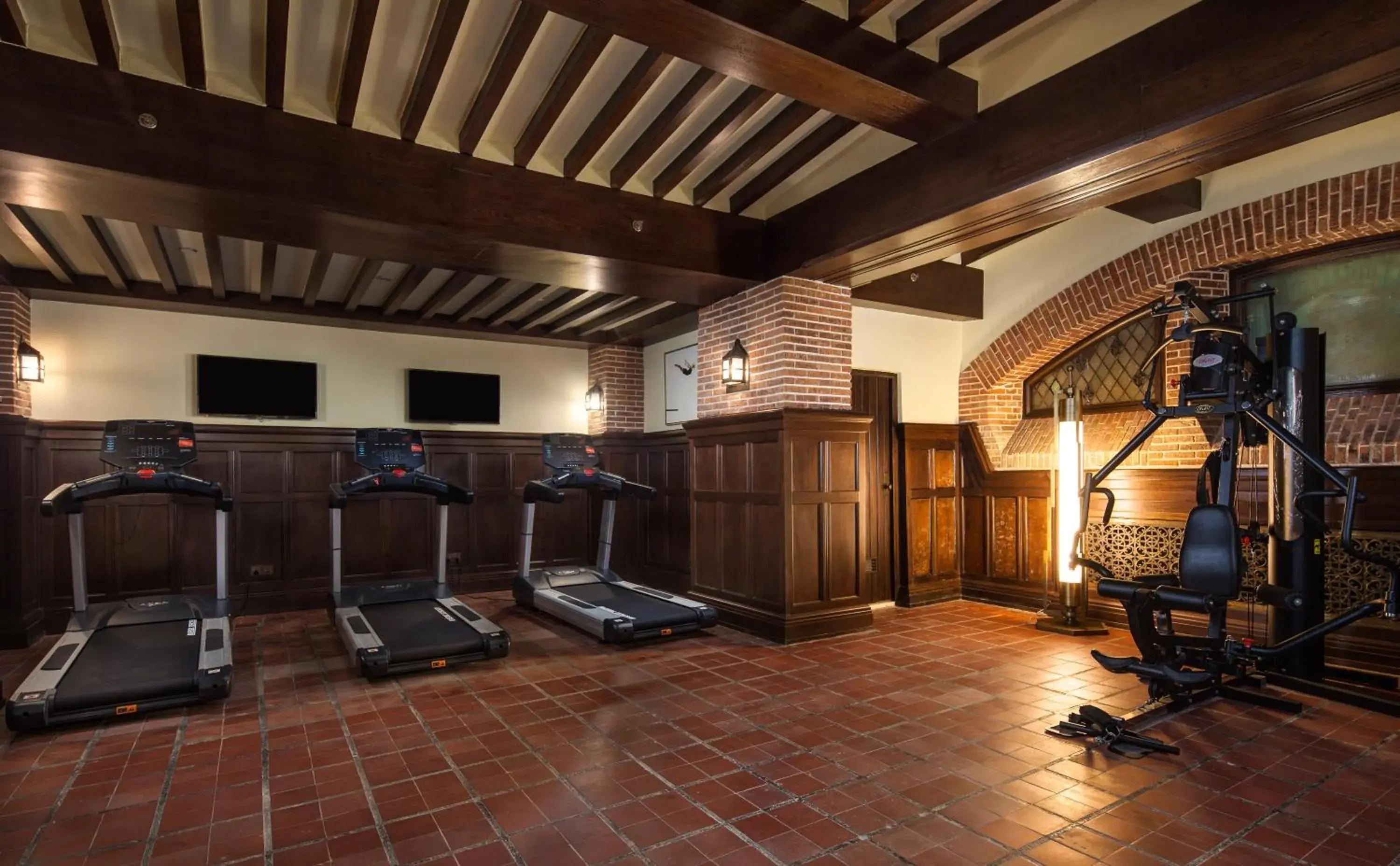 Fitness centre/facilities in 上海外滩锦江都城新城饭店 Metropolo Xin Cheng Hotel, The Bund Shanghai Fitness centre/facilities in 上海外滩锦江都城新城饭店 Metropolo Xin Cheng Hotel, The Bund Shanghai