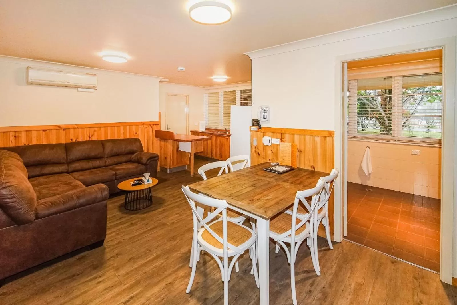 Living room in Black Gold Motel