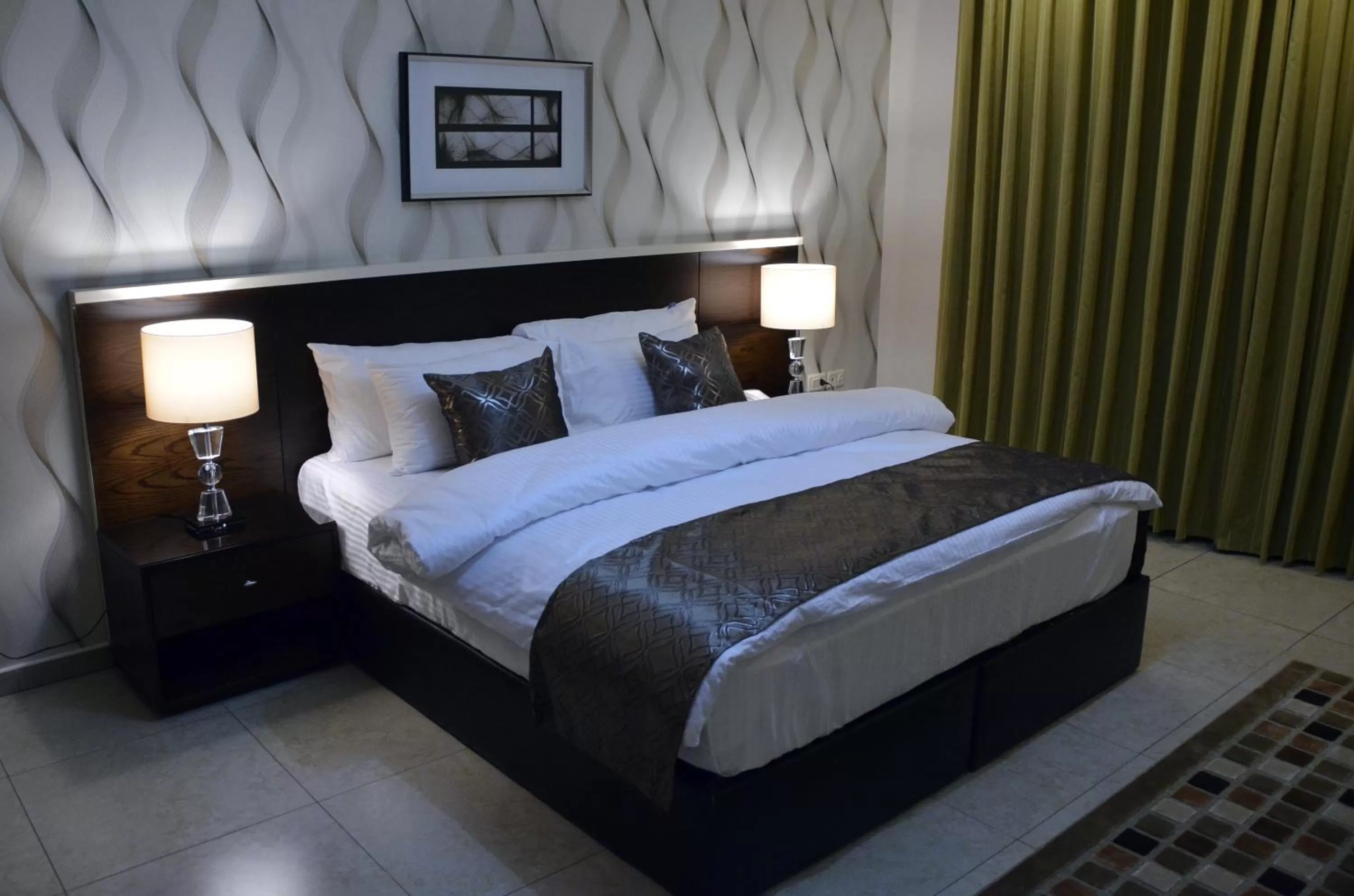 Bedroom, Bed in City Rose Hotel Suites