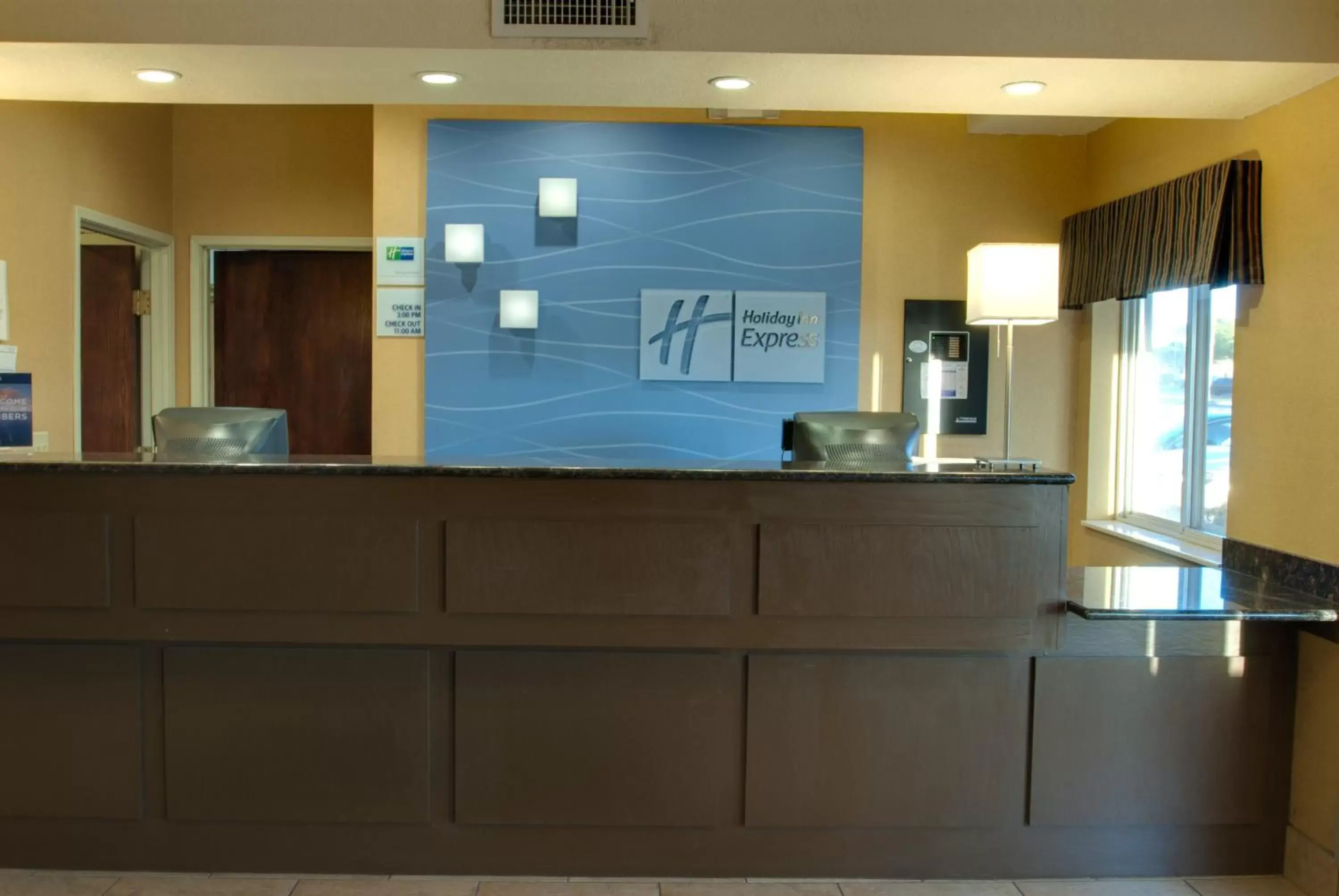 Property building, Lobby/Reception in Holiday Inn Express - Canyon, an IHG Hotel