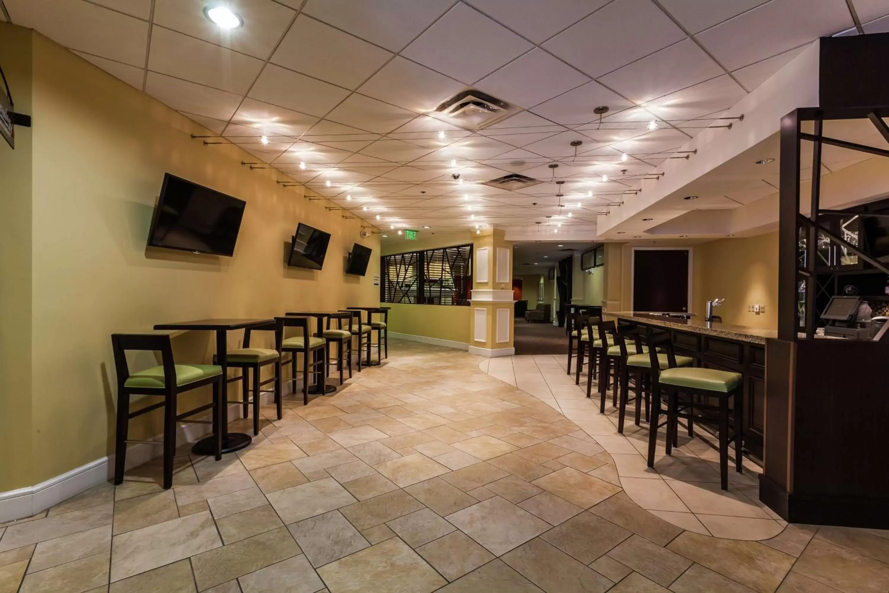 Lounge or bar in Hilton Garden Inn Phoenix Midtown