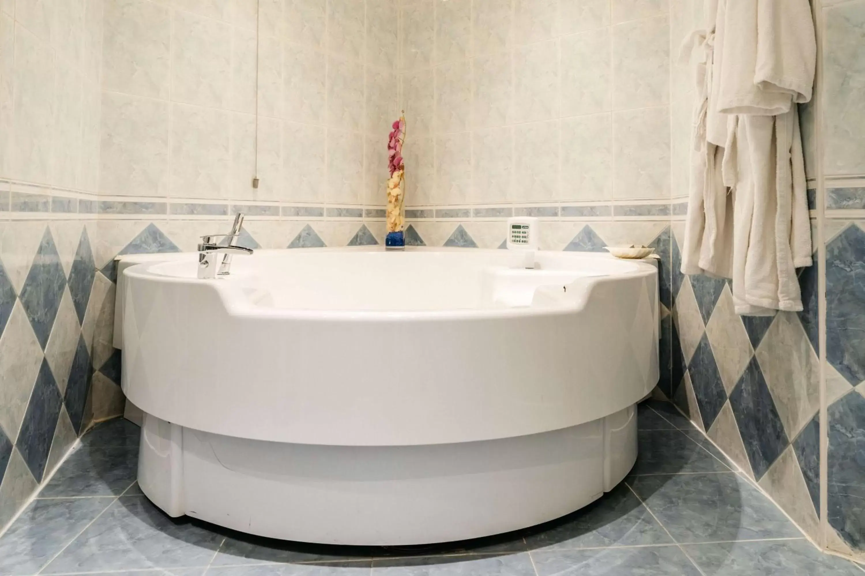 Spa and wellness centre/facilities, Bathroom in Best Western Hotel Tre Torri