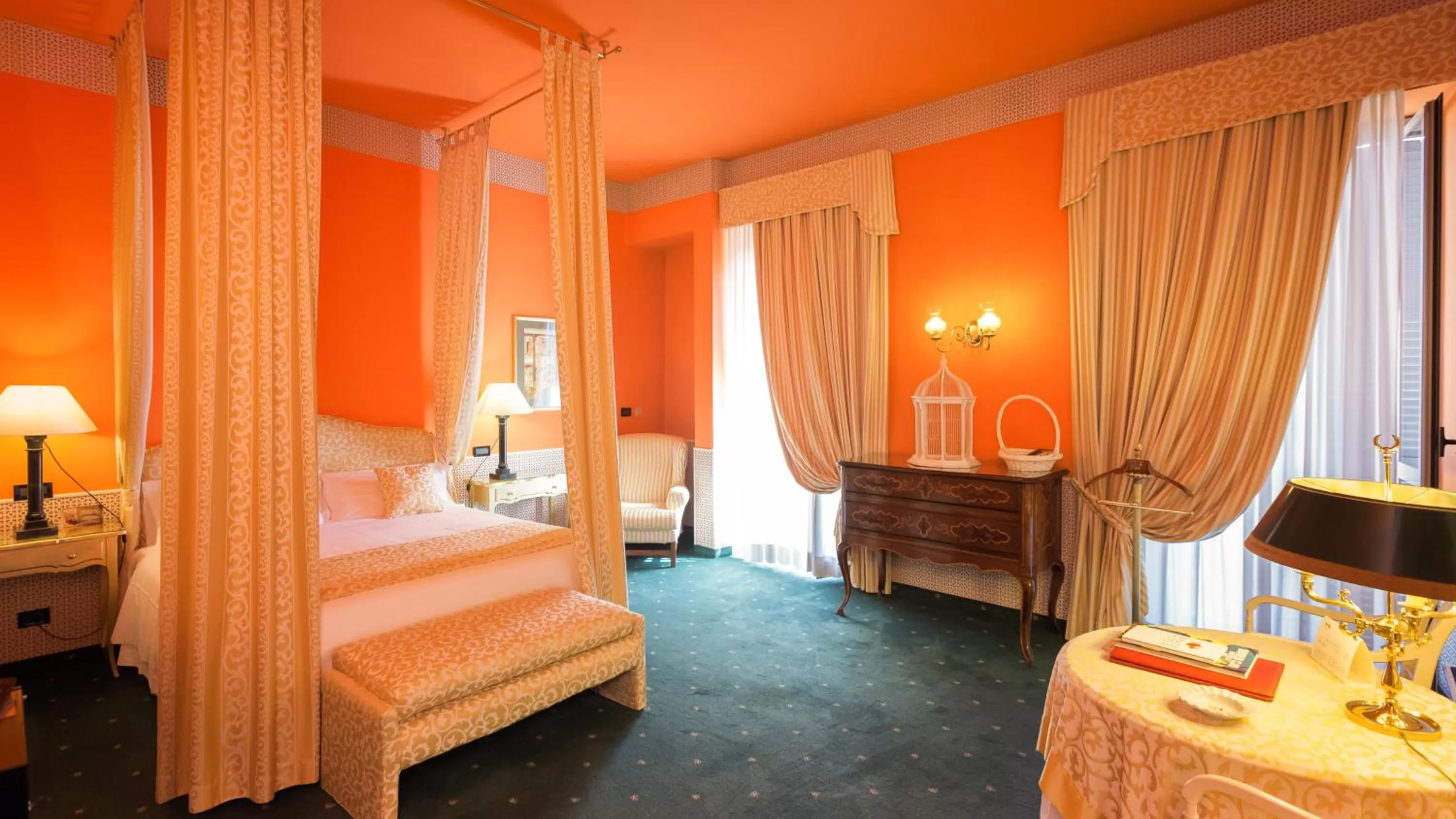 Photo of the whole room, Bed in Hotel Victoria & Iside Spa