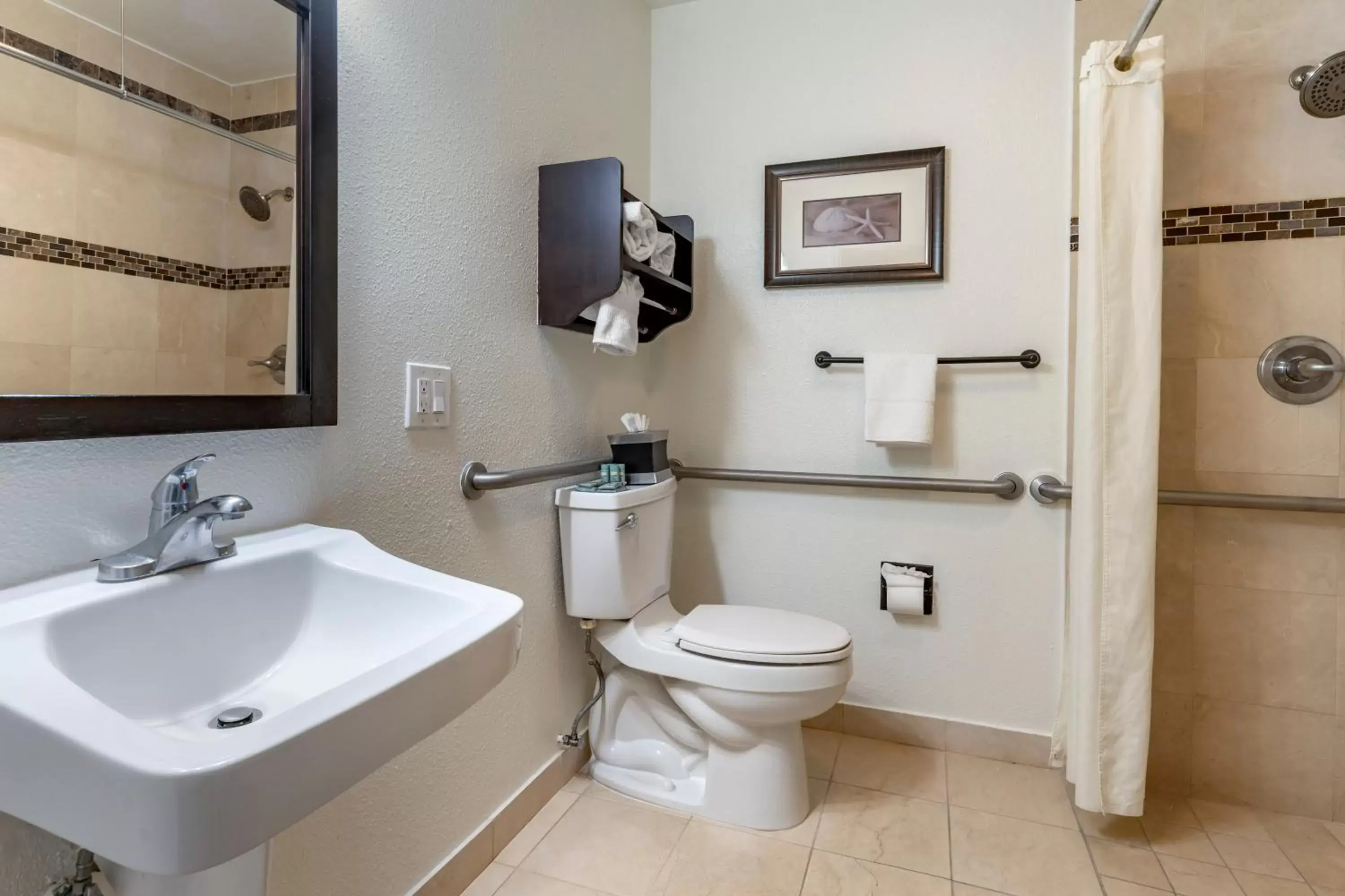 Bathroom in Best Western Carmel's Town House Lodge