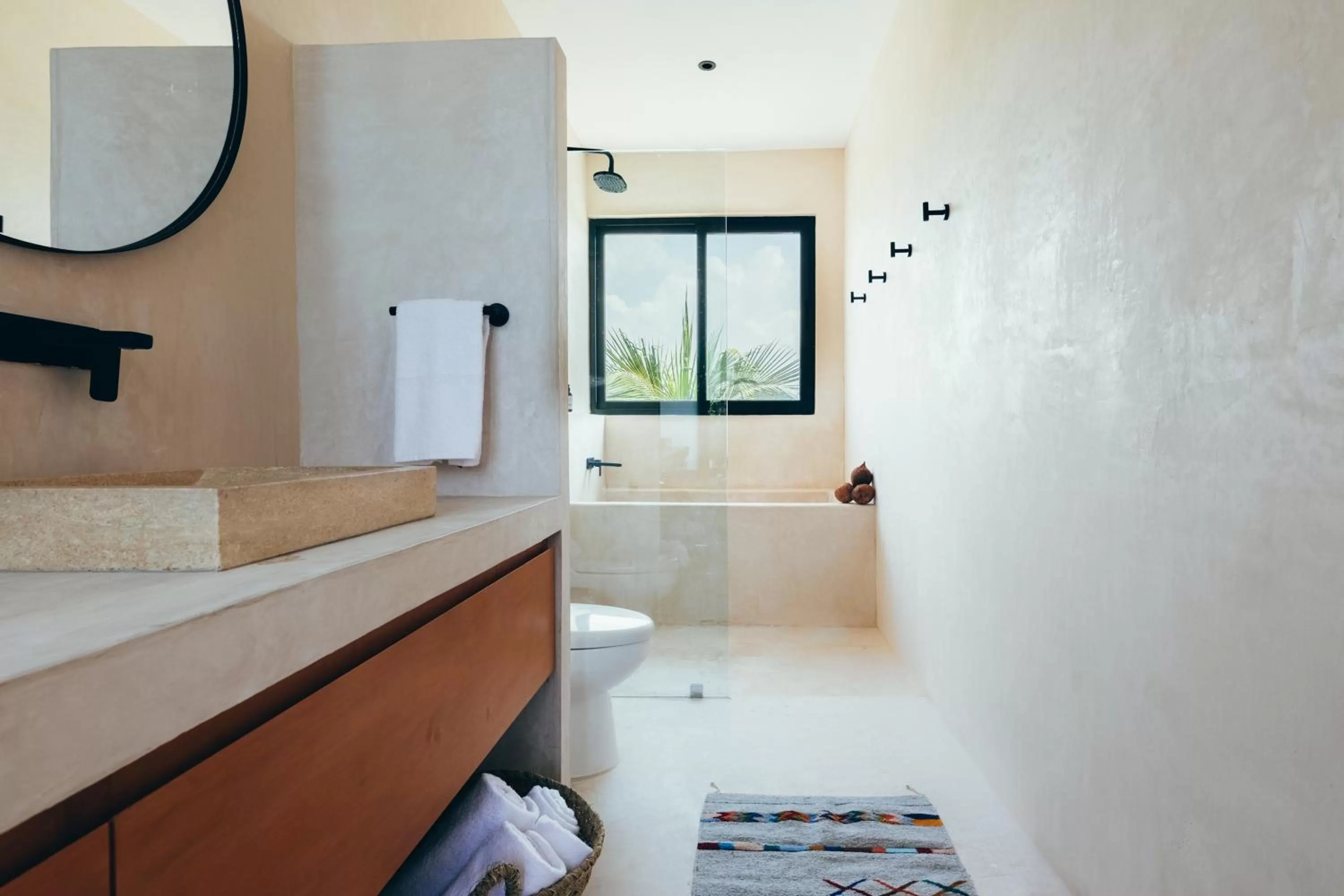 Shower in Cucu Hotel El Cuyo