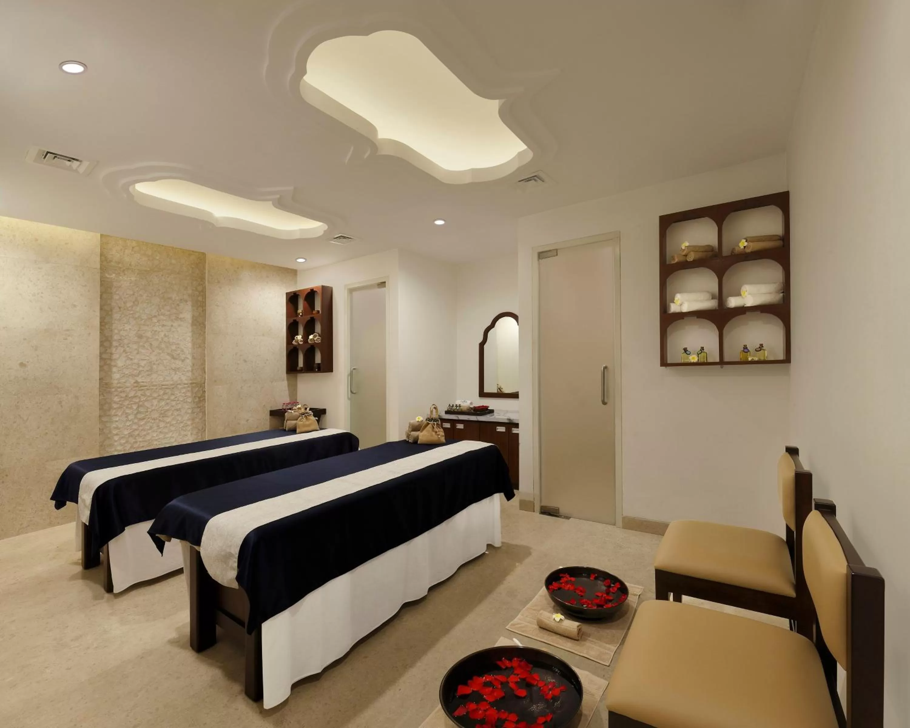 Spa and wellness centre/facilities, Bed in Holiday Inn Jaipur City Centre by IHG