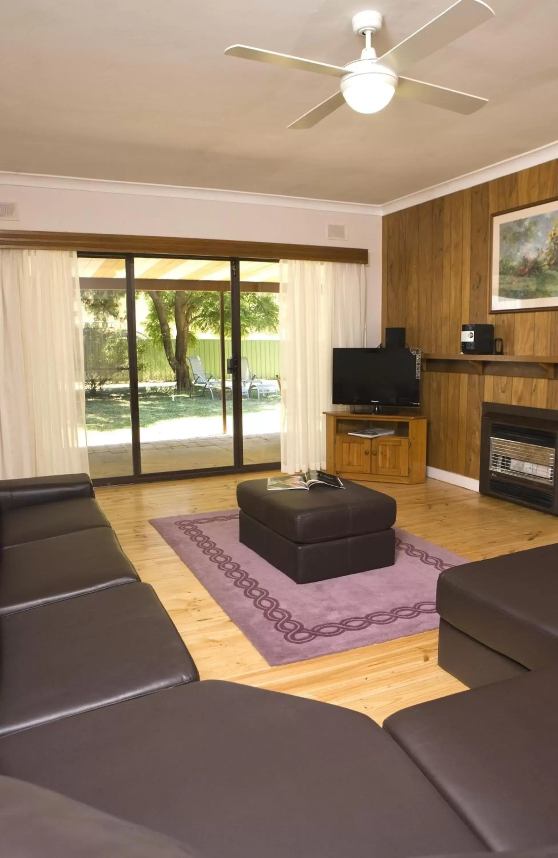 Day, Seating Area in Lyndoch Hill