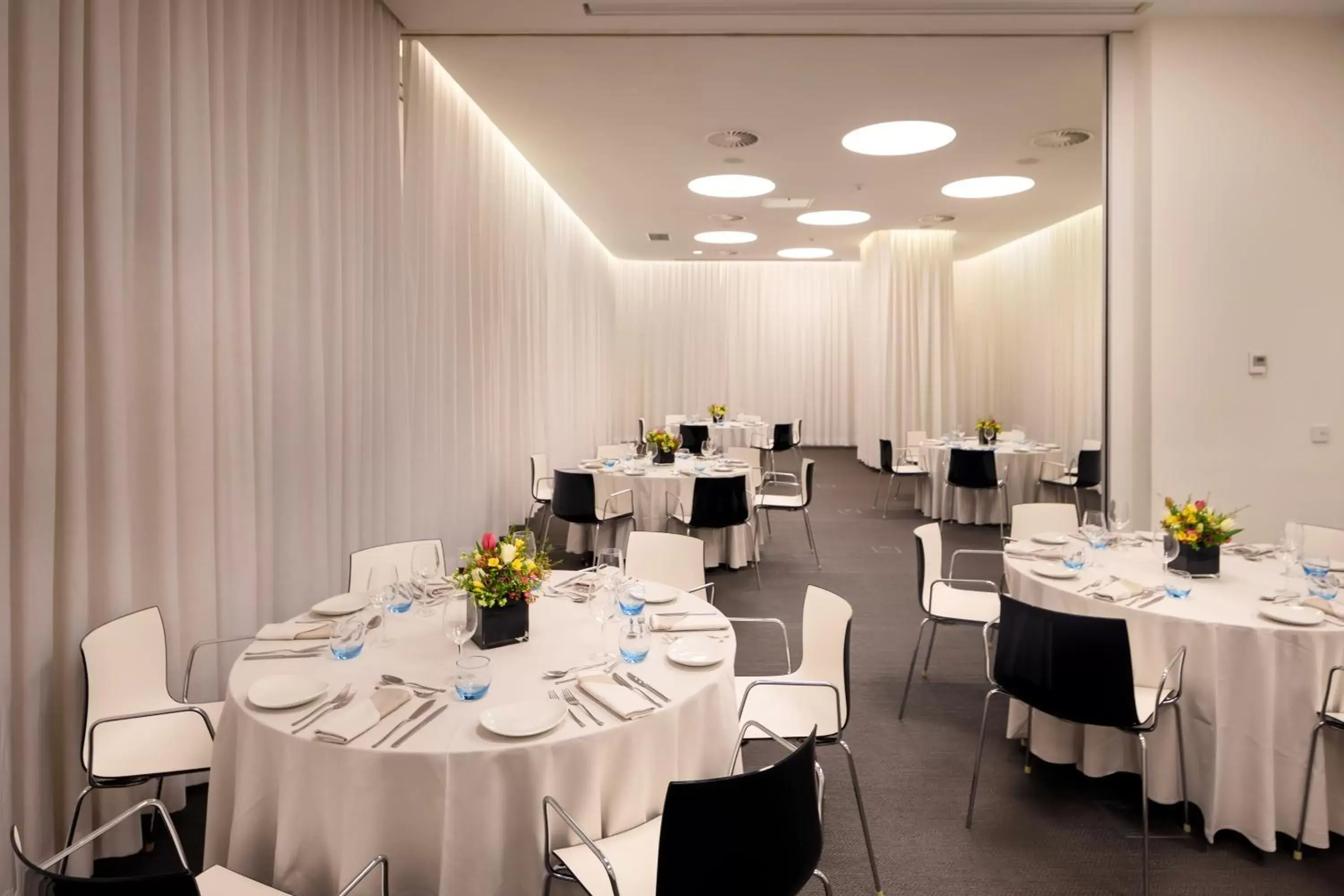 Business facilities, Restaurant/Places to Eat in Inspira Liberdade Boutique Hotel