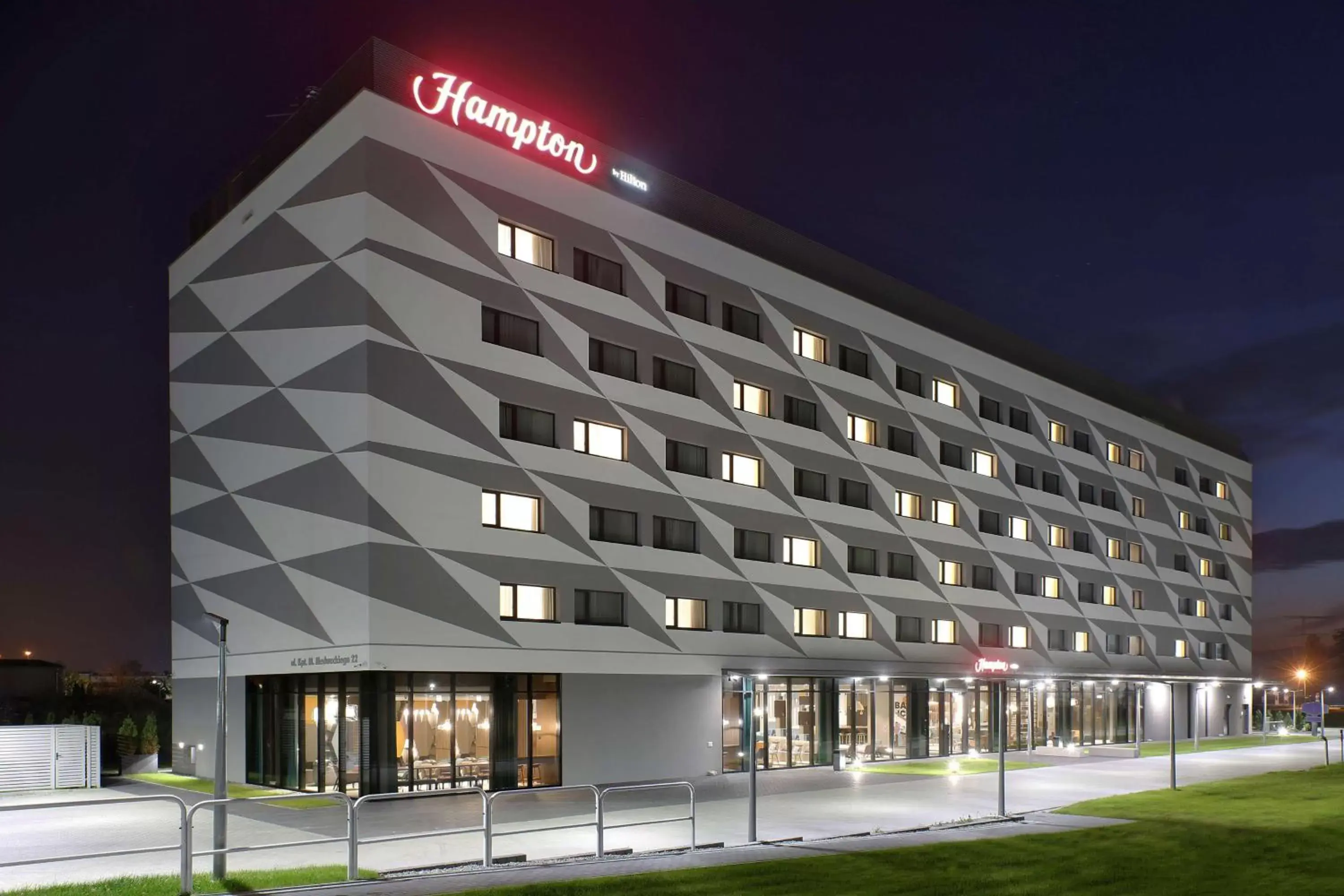 Property building in Hampton by Hilton Krakow Airport Property building in Hampton by Hilton Krakow Airport