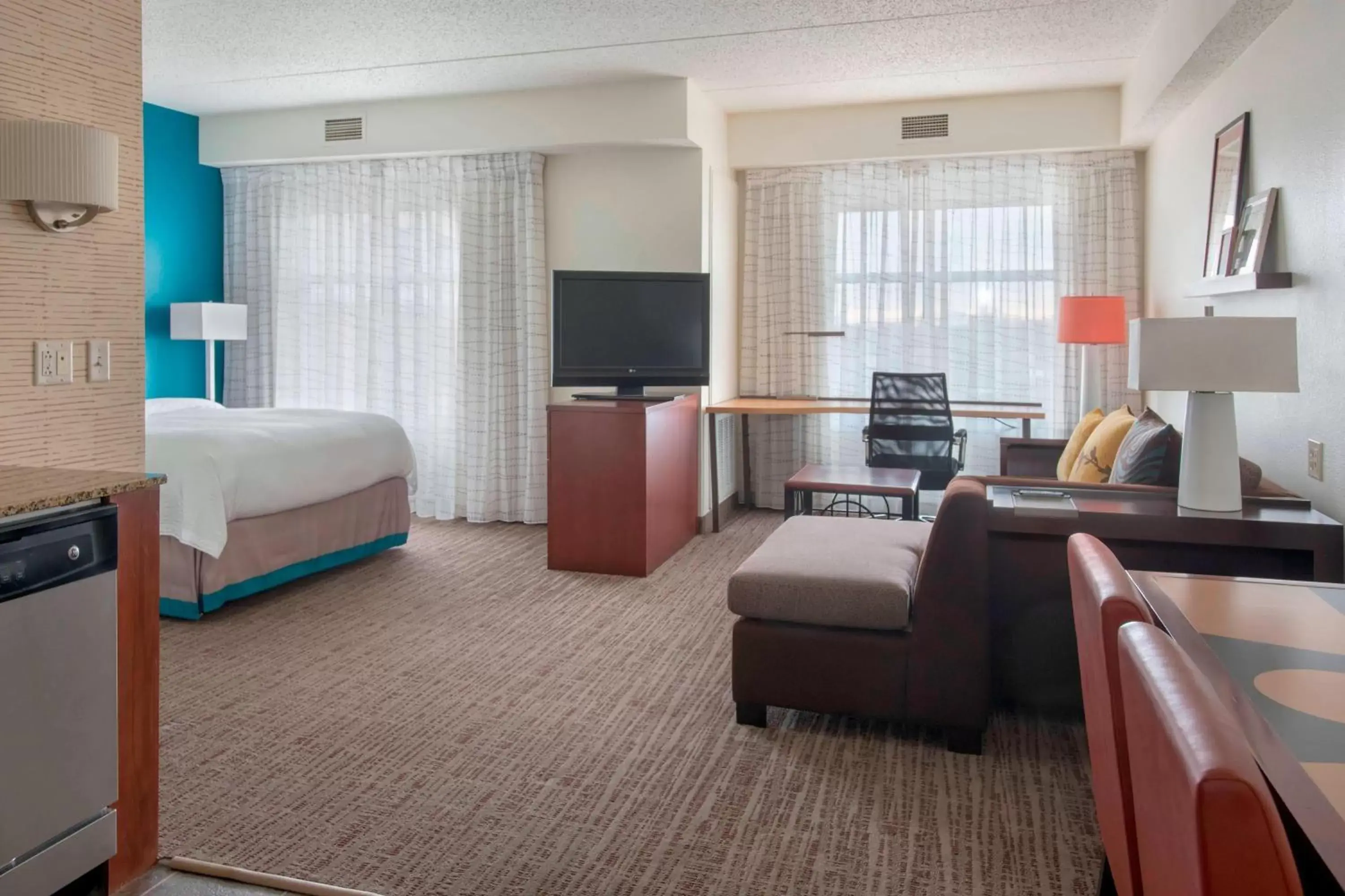 Photo of the whole room in Residence Inn by Marriott Newark Elizabeth/Liberty International Airport