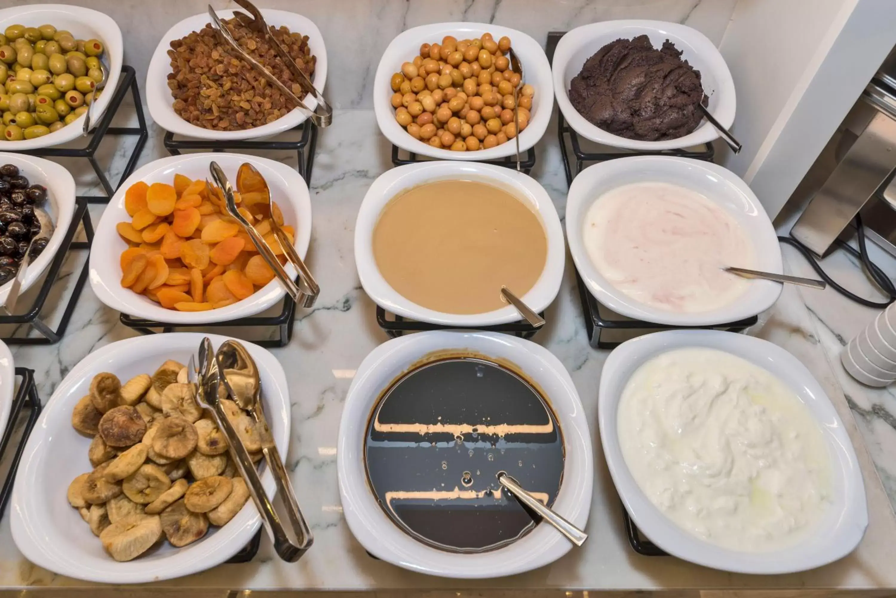 Food and drinks in Golden Royal Hotel Food and drinks in Golden Royal Hotel