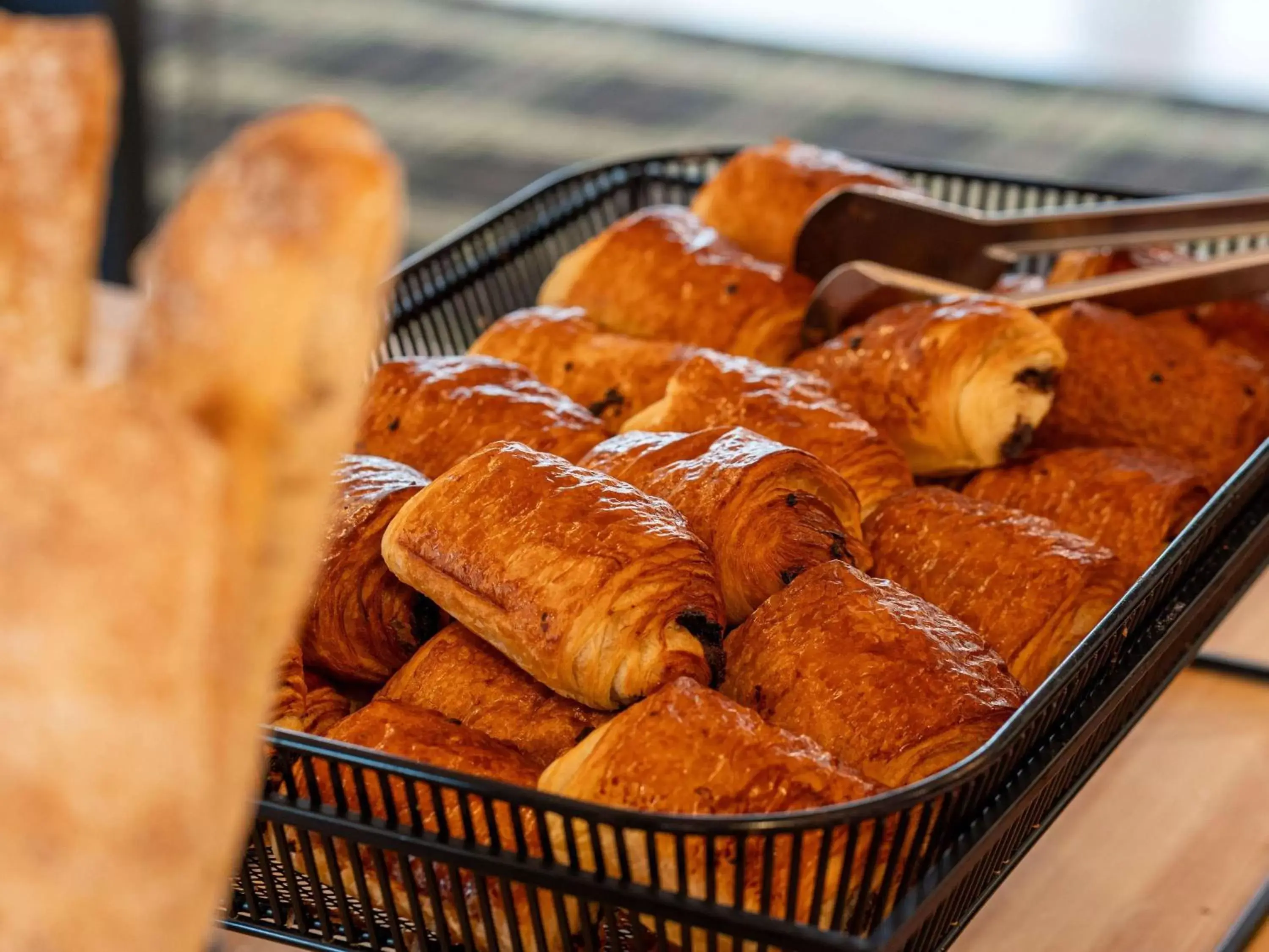 Breakfast, Food in Mercure Bordeaux Chateau Chartrons