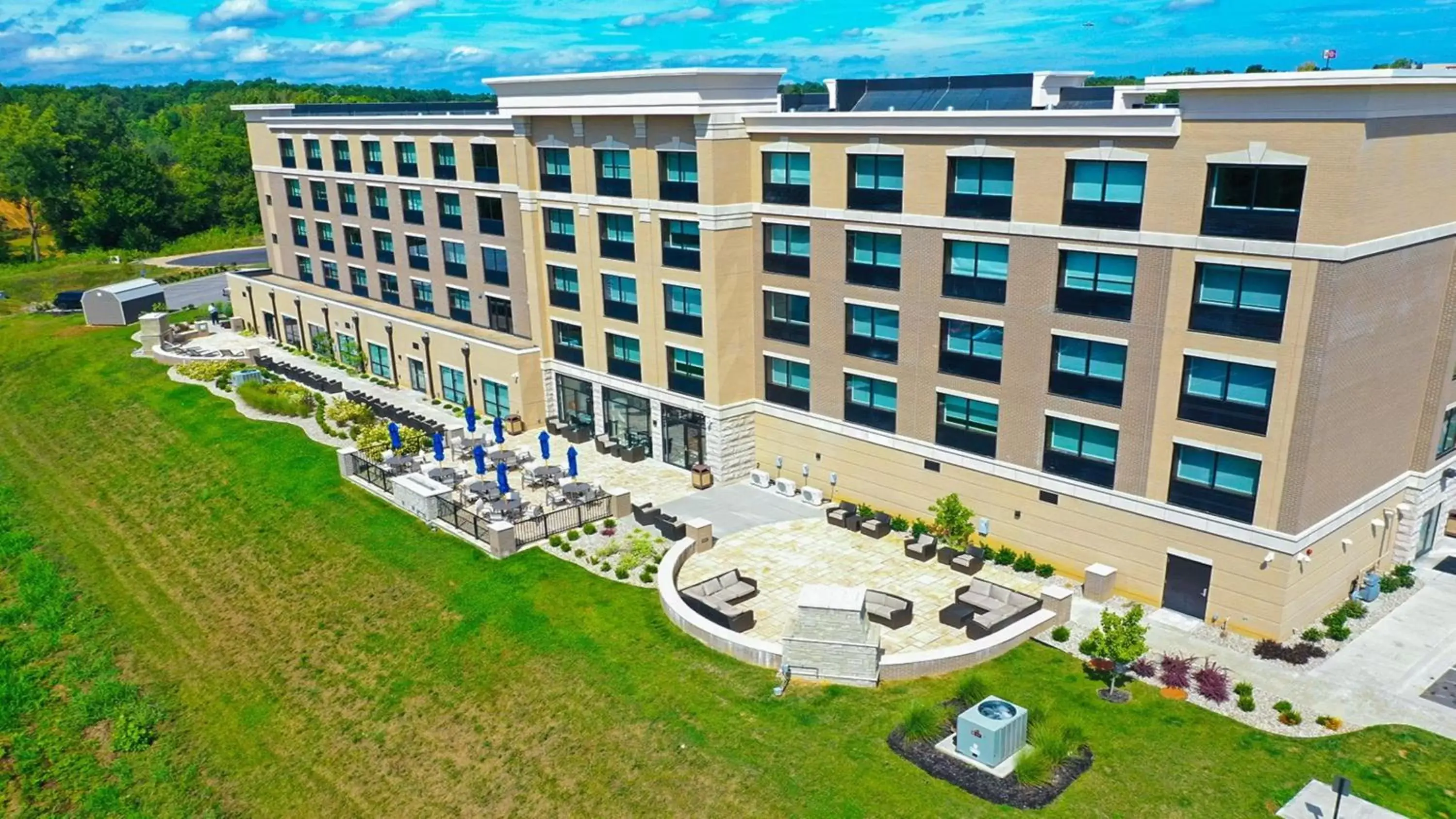 Property Building in Holiday Inn Express & Suites - Elizabethtown North, an IHG Hotel