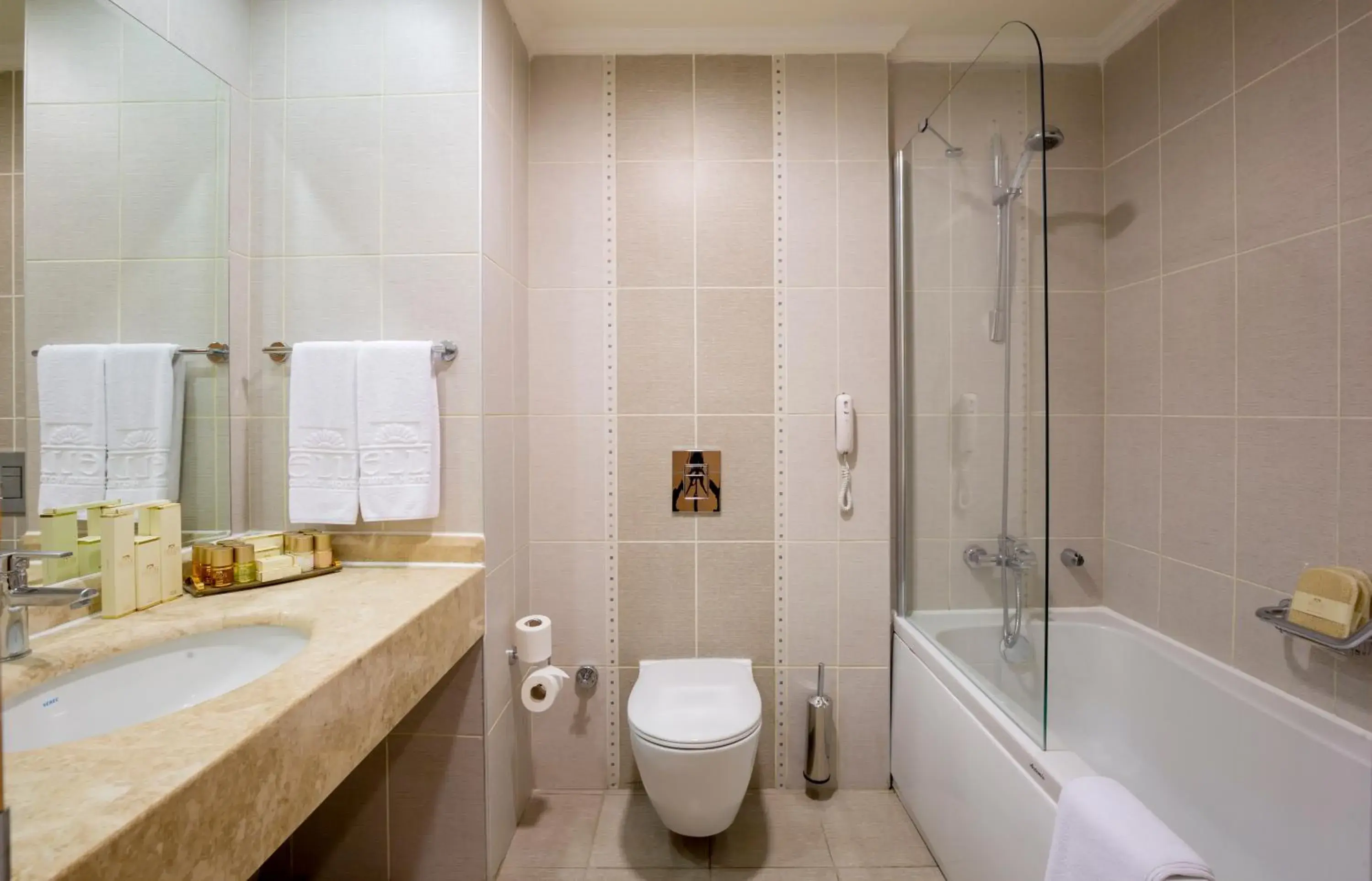 Bathroom in Bellis Deluxe Hotel