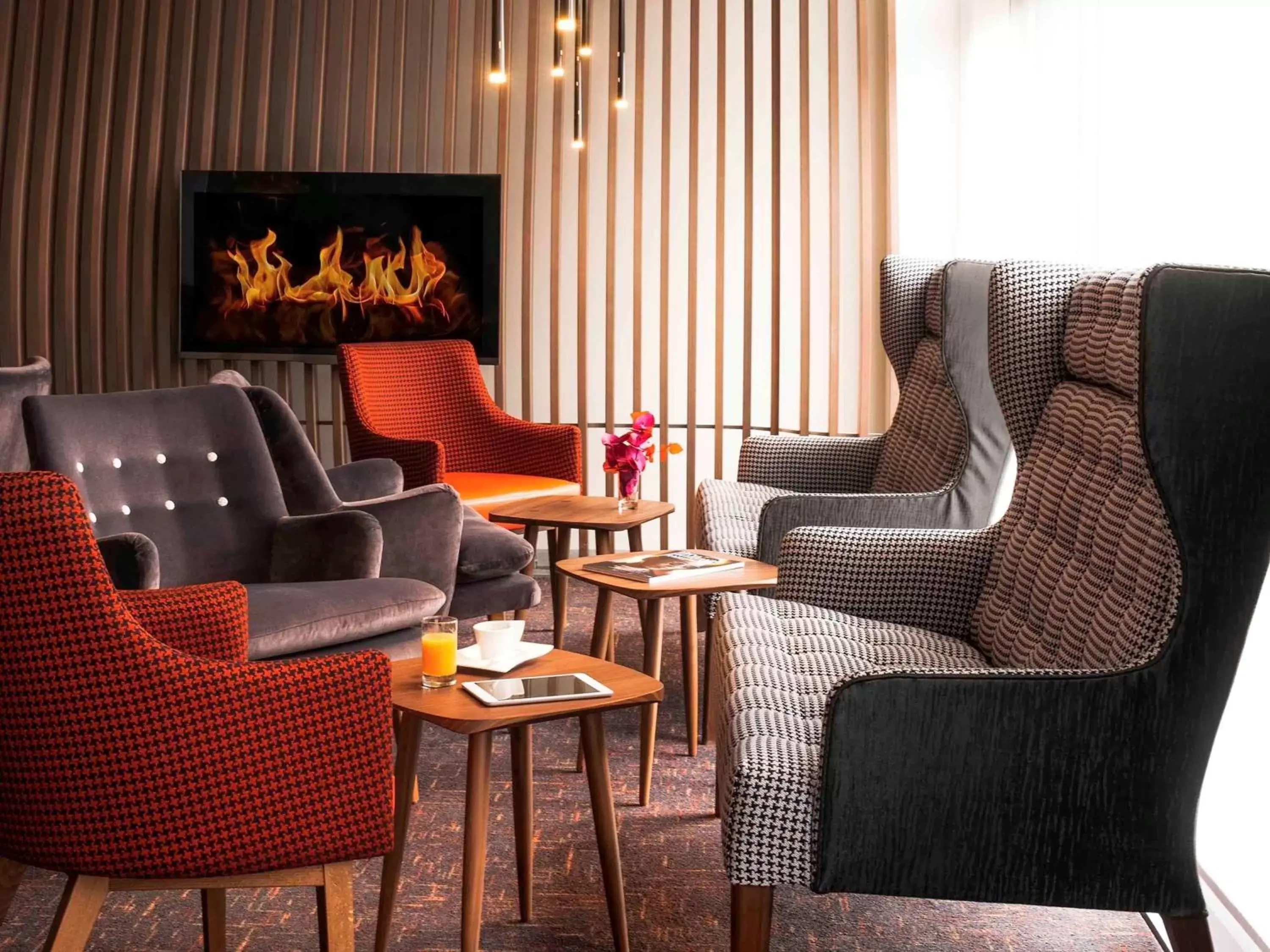 Lounge or bar, Seating Area in Mercure Paris CDG Airport & Convention