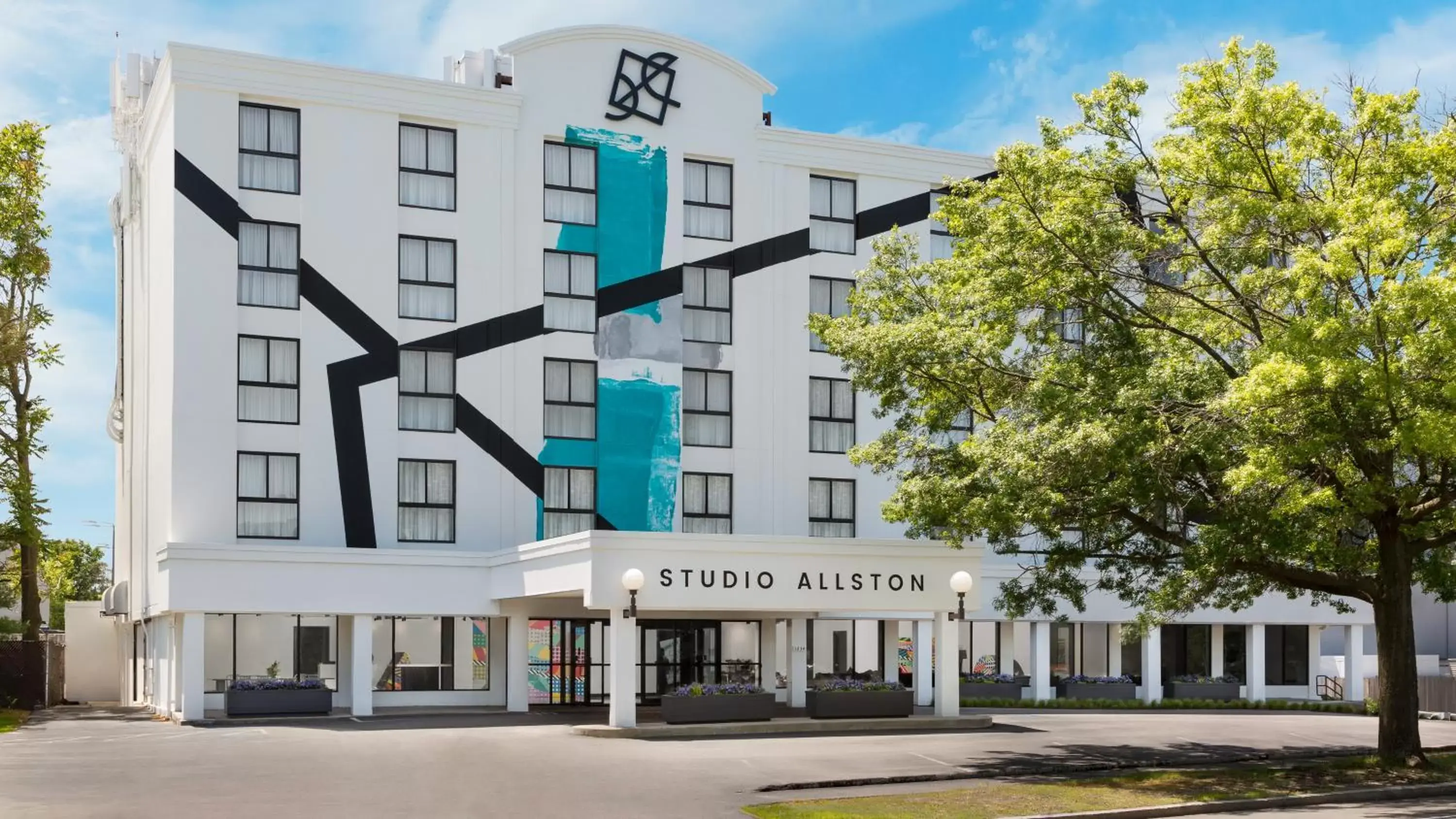 Property building in Studio Allston Hotel Boston Property building in Studio Allston Hotel Boston