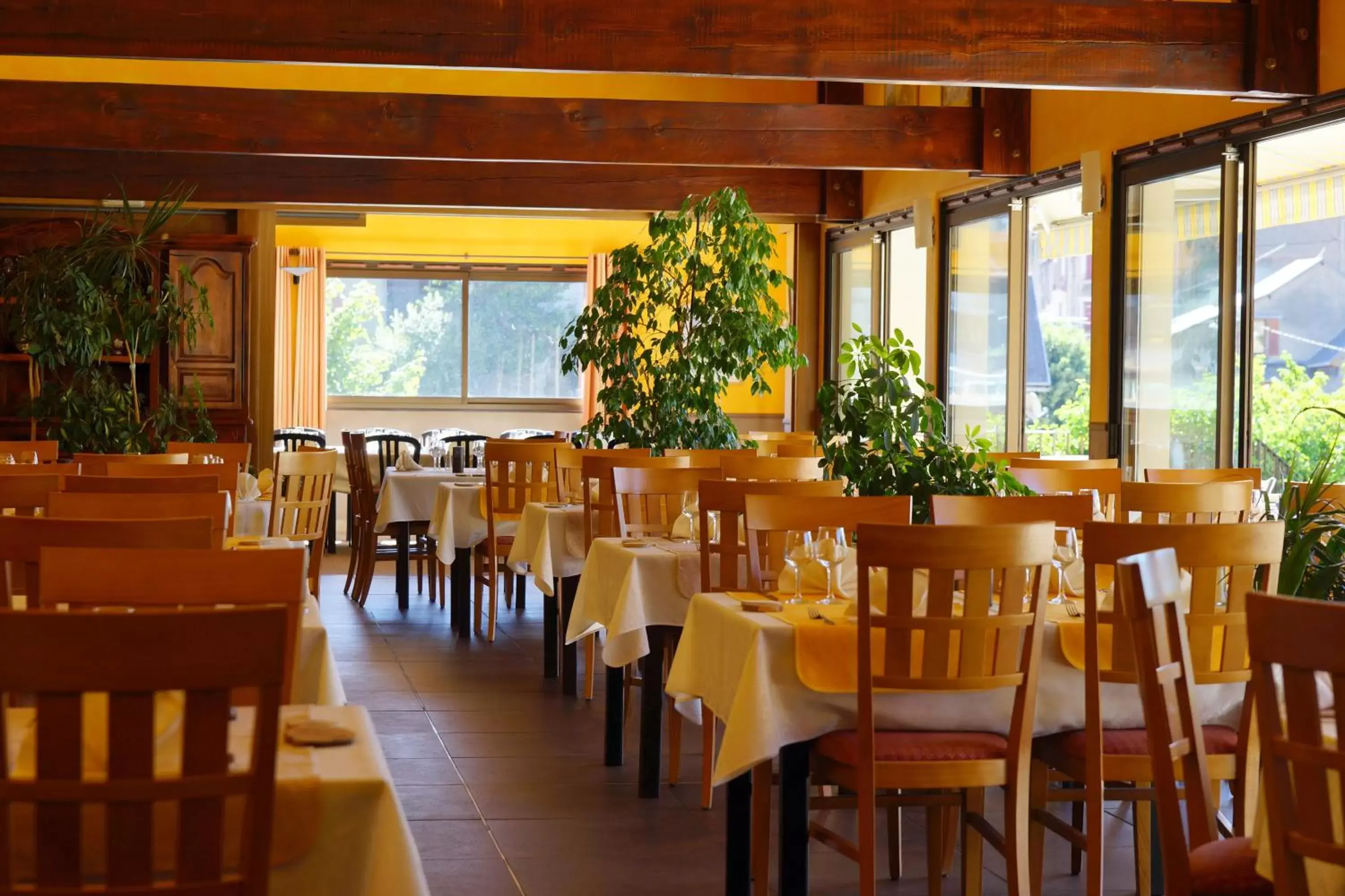 Restaurant/Places to Eat in Logis Murtel