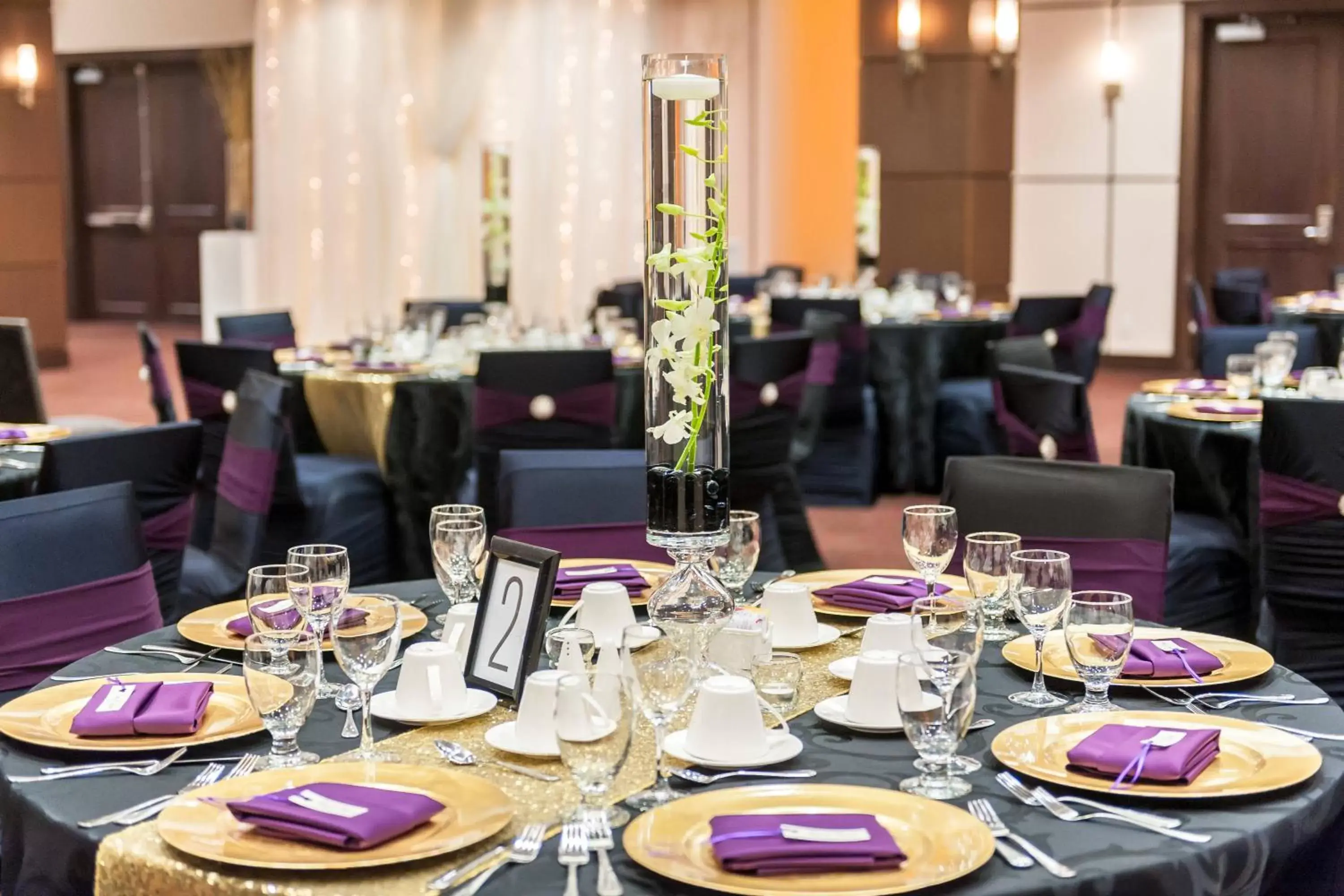 Banquet/Function facilities, Restaurant/Places to Eat in Four Points by Sheraton Winnipeg South