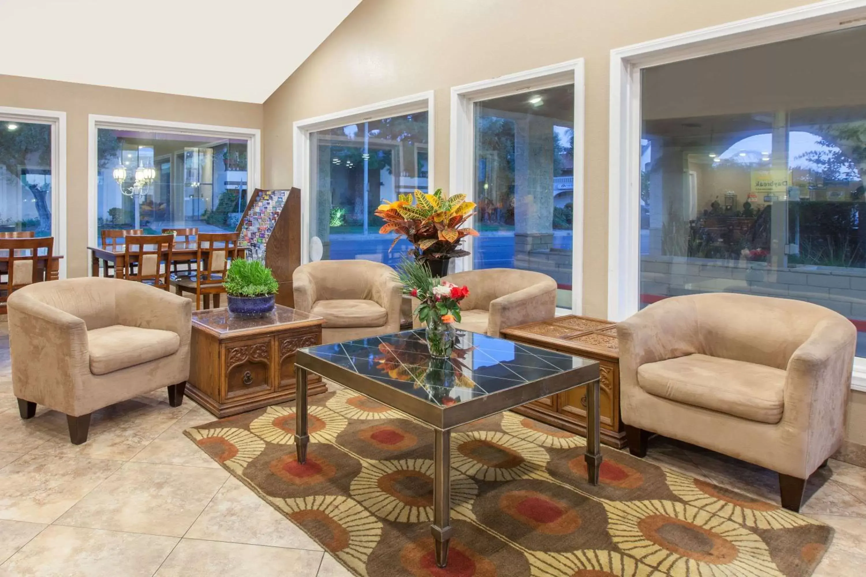 Lobby or reception, Seating Area in Days Inn by Wyndham Camarillo - Ventura