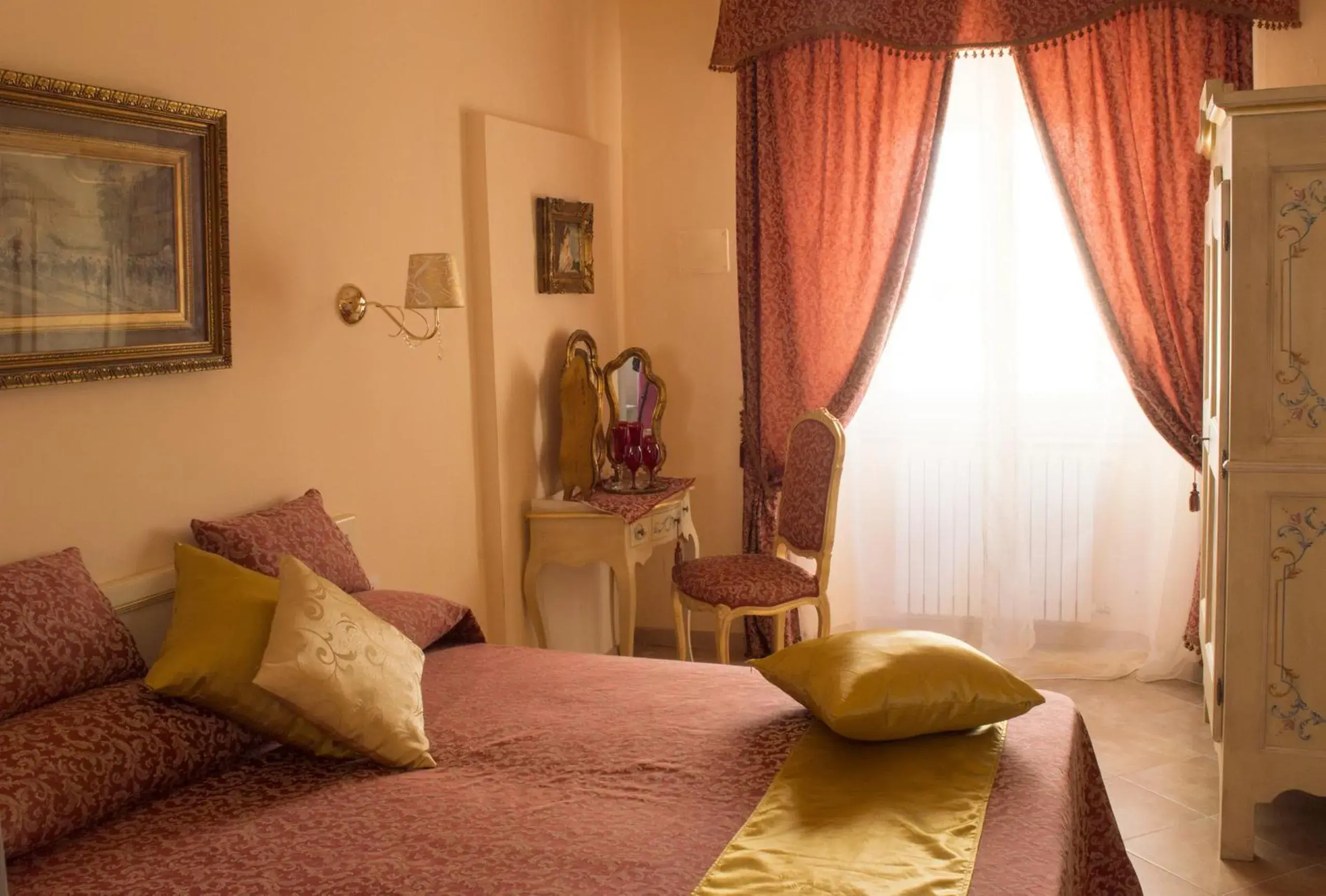 Photo of the whole room, Bed in La Corte Dei Principi - Residenza D'Epoca