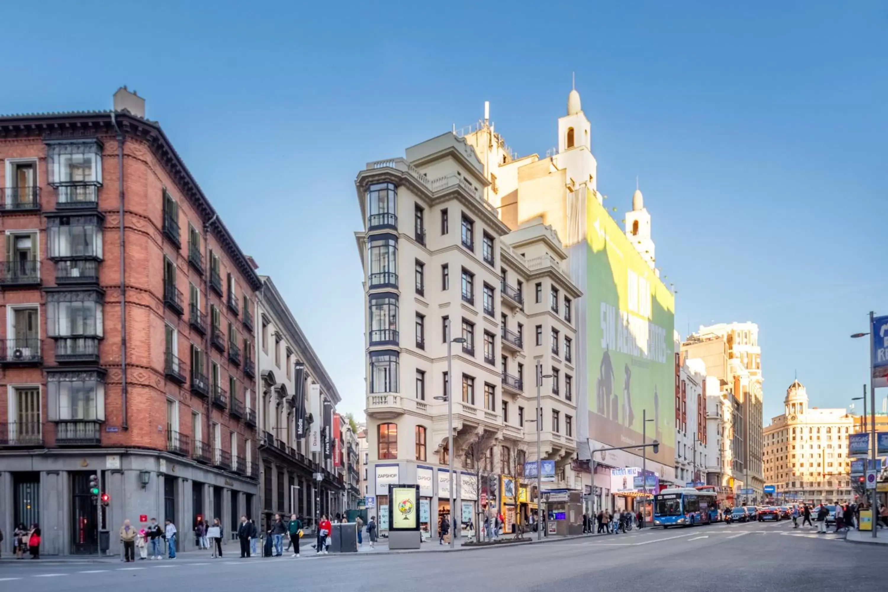 Property building in Ikonik Gran Vía Property building in Ikonik Gran Vía