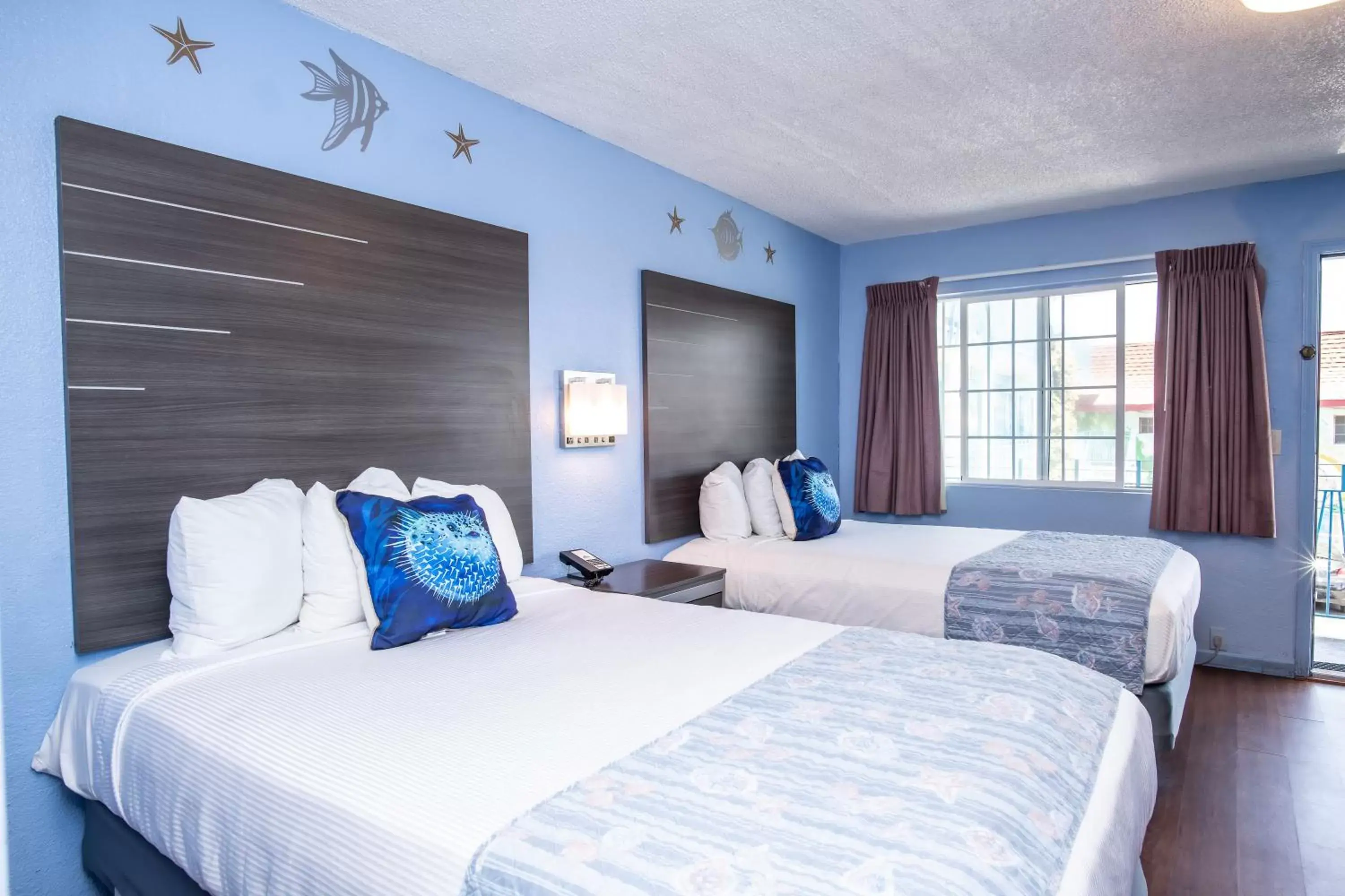 Bed in Aqua Breeze Inn