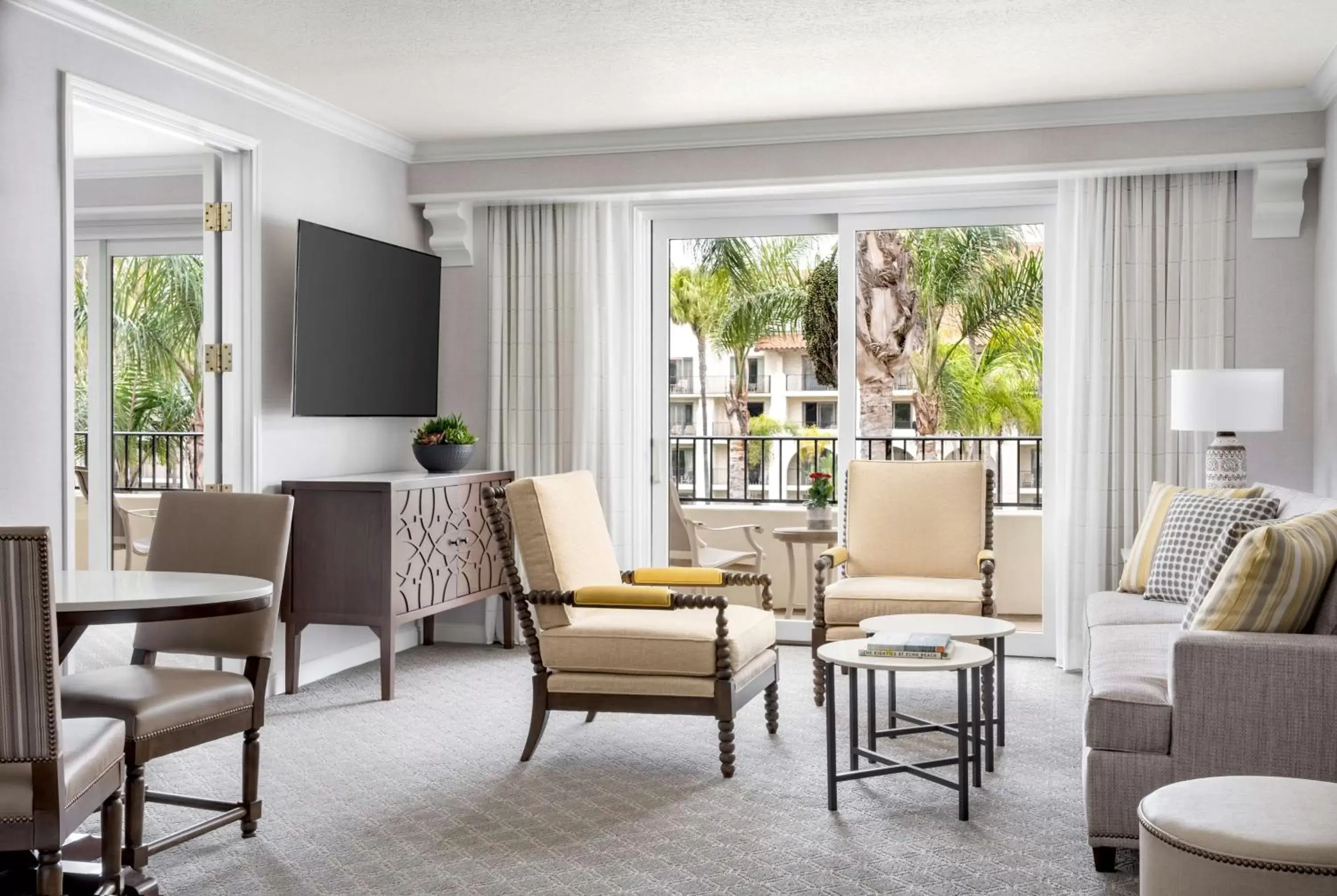 Photo of the whole room, Seating Area in Hyatt Regency Huntington Beach Resort and Spa