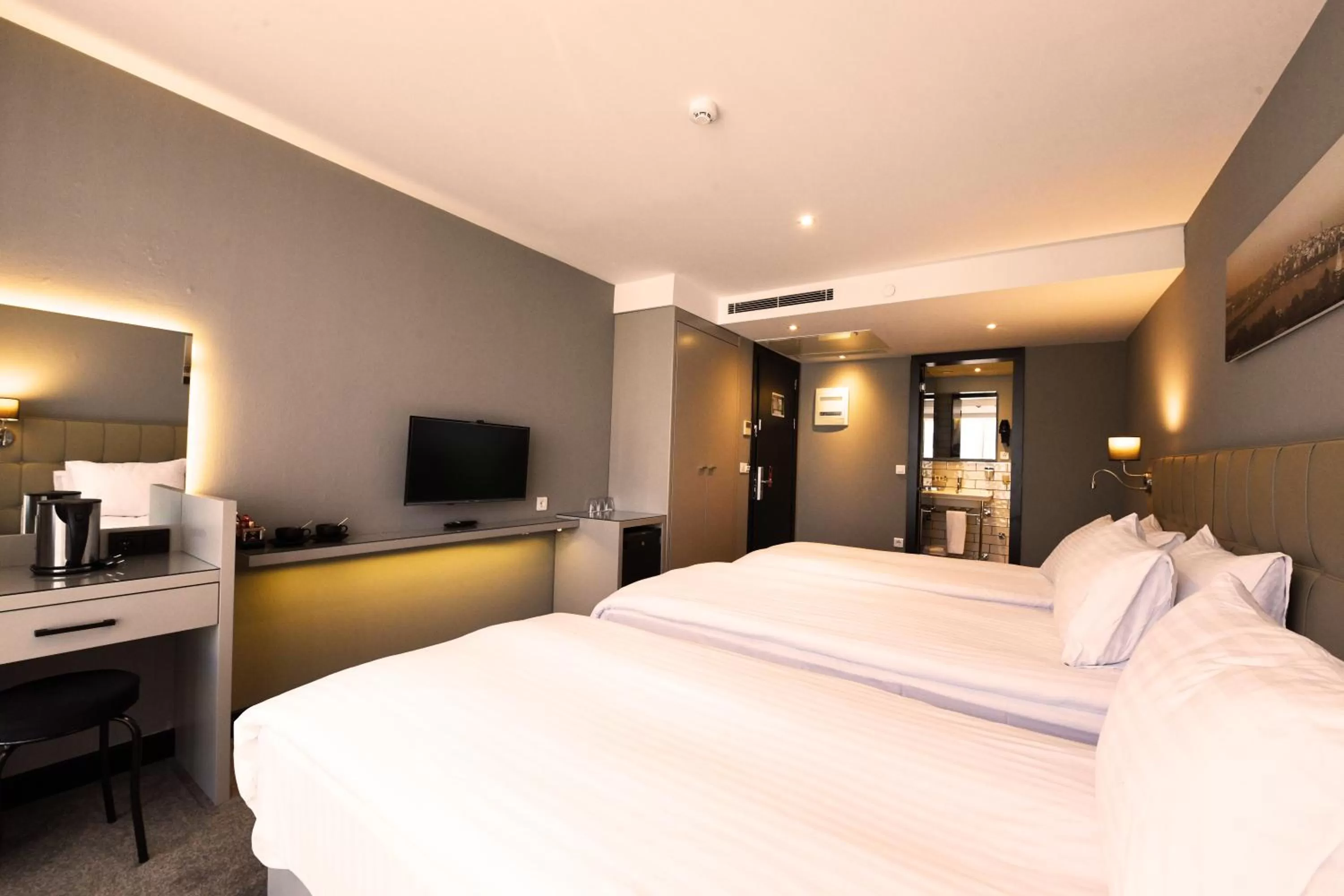 TV and multimedia, Bed in Inncity Hotel Nisantasi