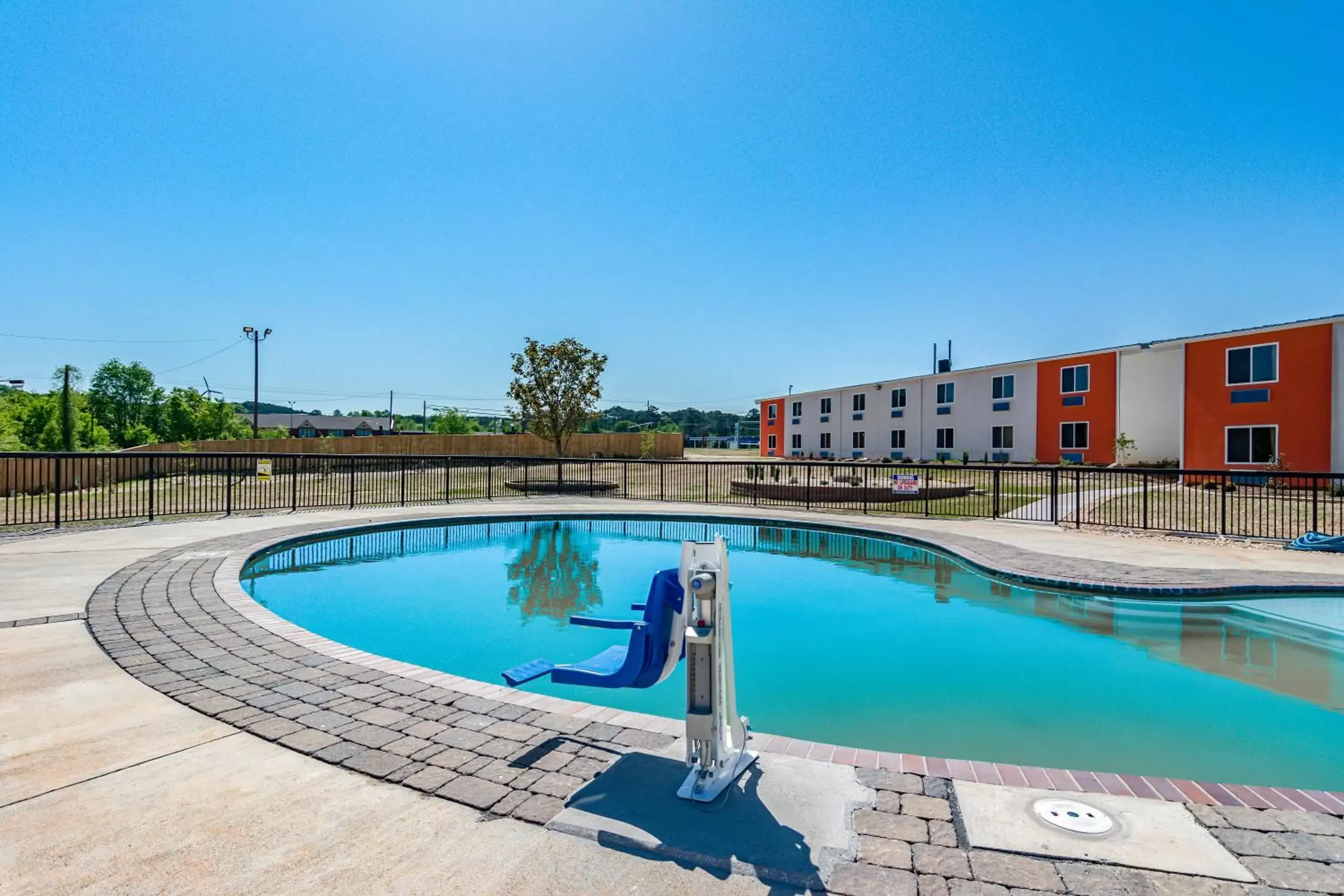 Swimming Pool in Motel 6-White, GA - Cartersville