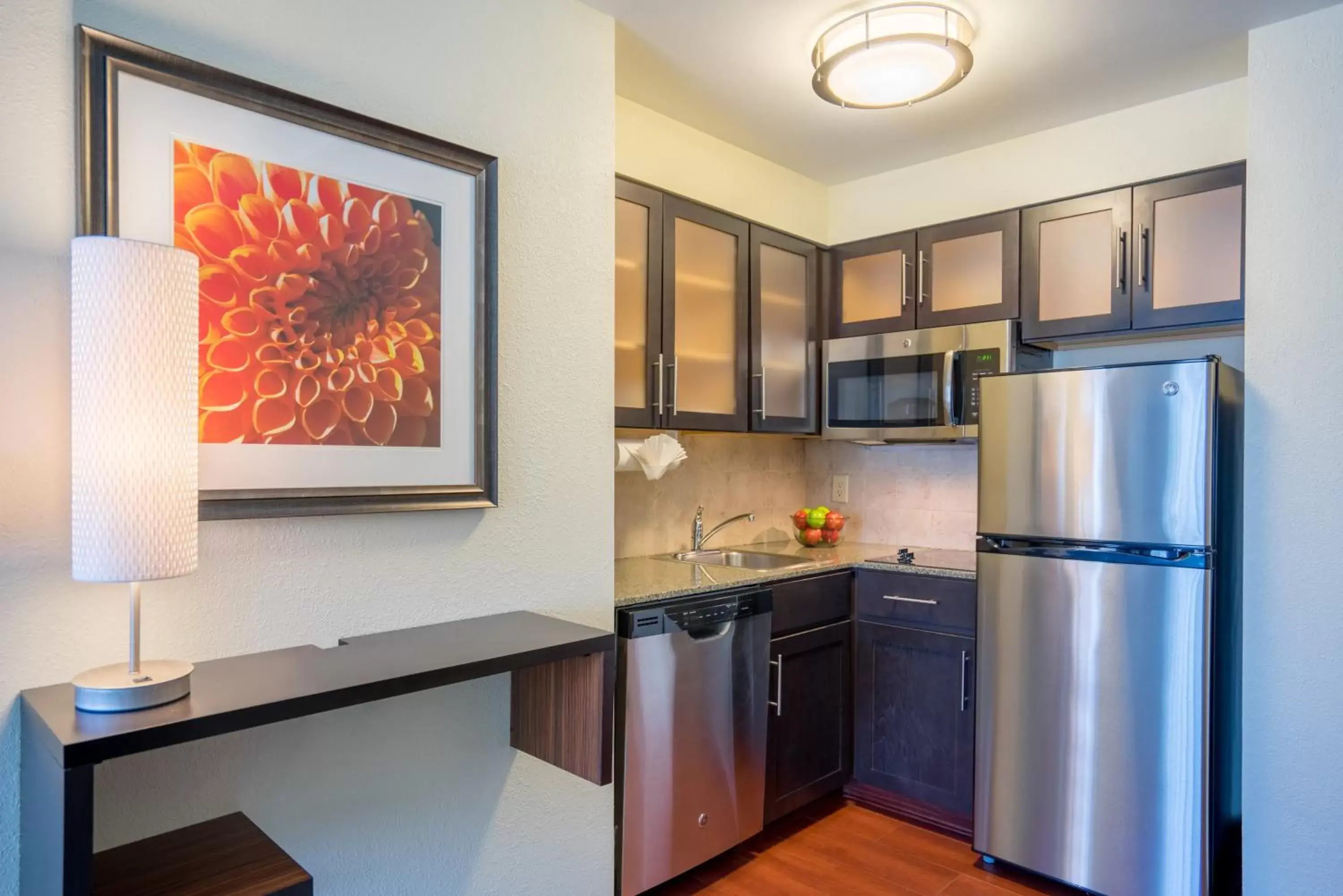 Photo of the whole room, Kitchen/Kitchenette in Staybridge Suites Wilmington - Brandywine Valley, an IHG Hotel