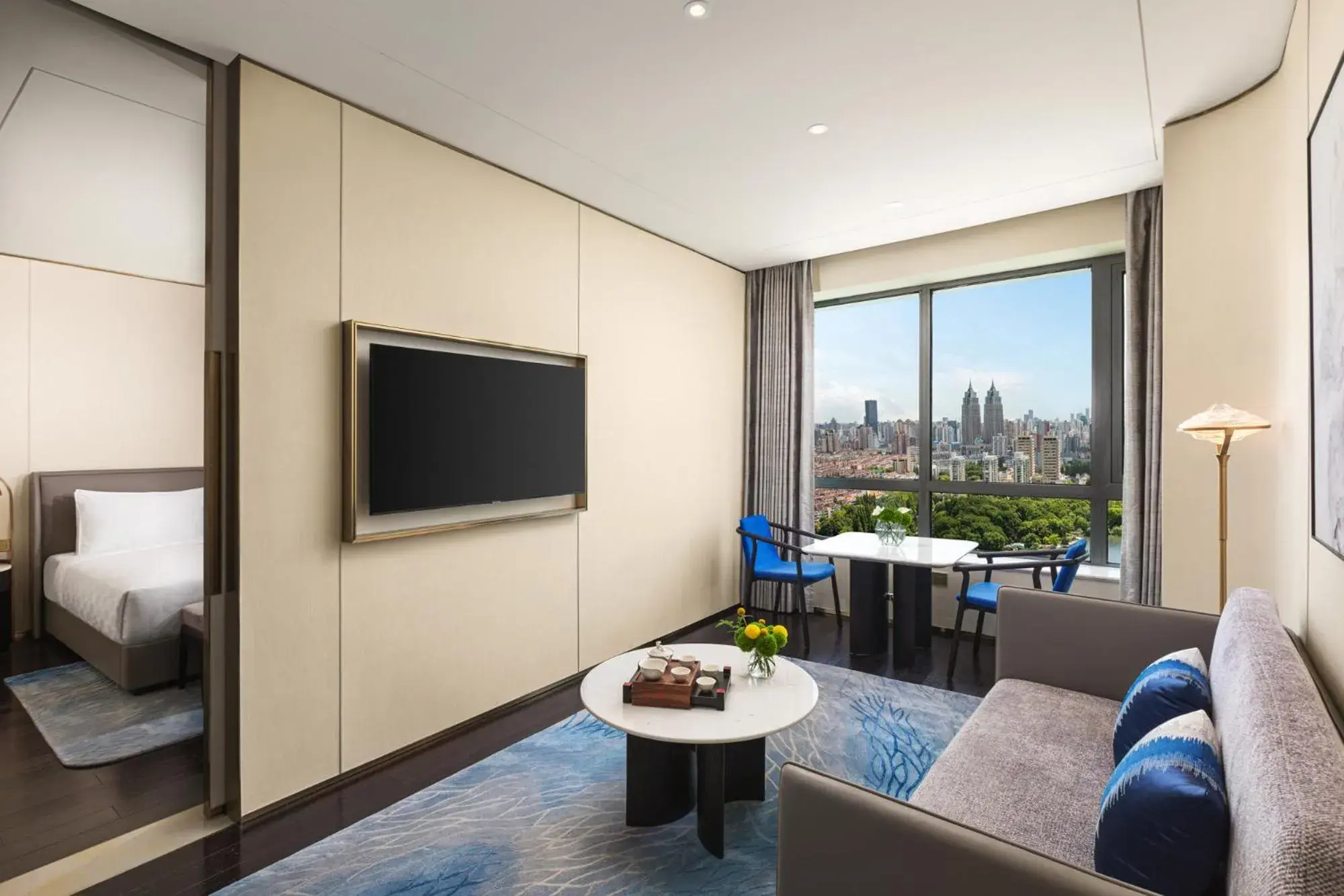 One-Bedroom Suite Lounge Access in HUALUXE Shanghai Changfeng Park - Park Lake View One-Bedroom Suite Lounge Access in HUALUXE Shanghai Changfeng Park - Park Lake View