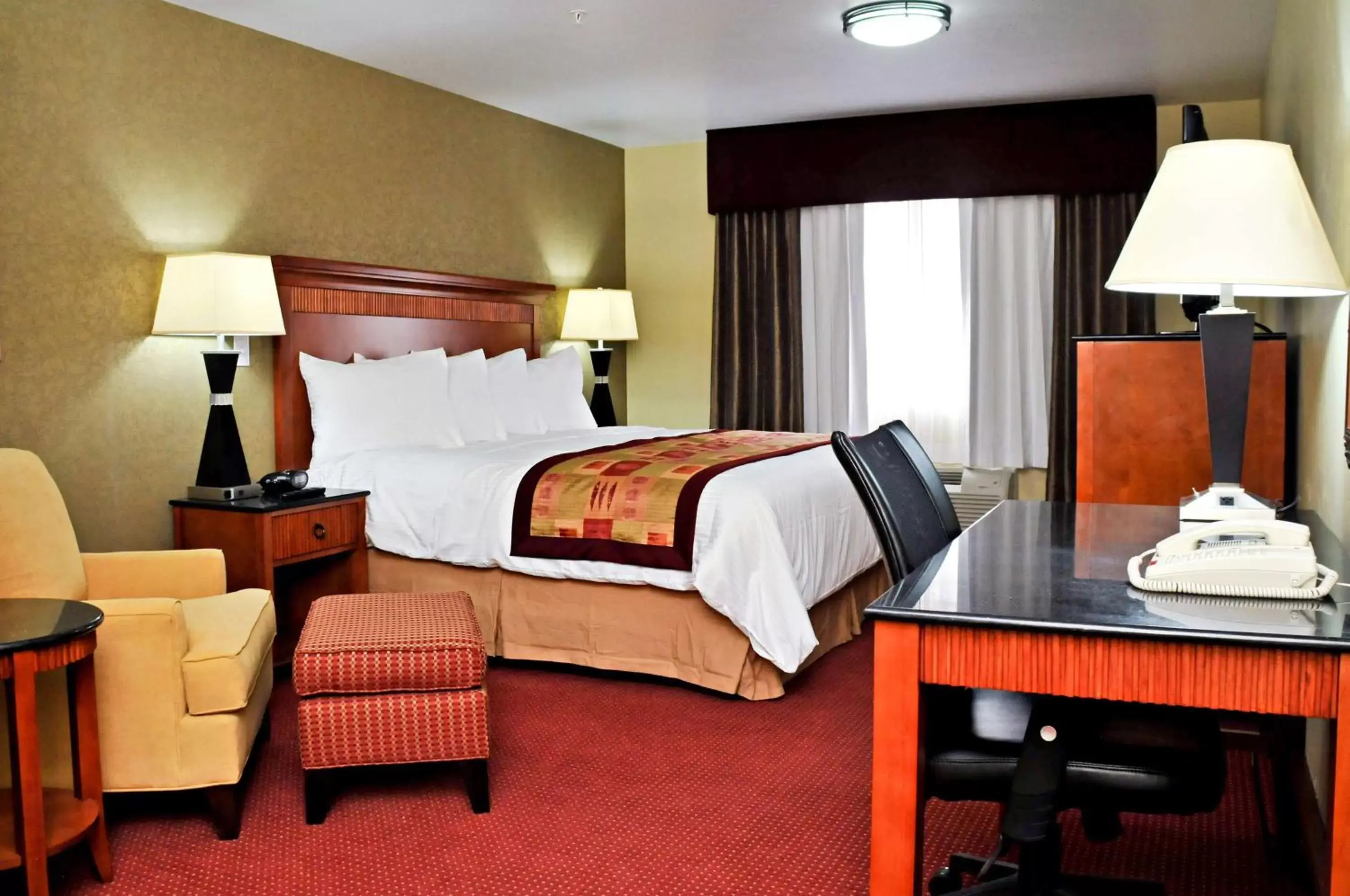 Photo of the whole room, Bed in Best Western Plus Layton Park Hotel