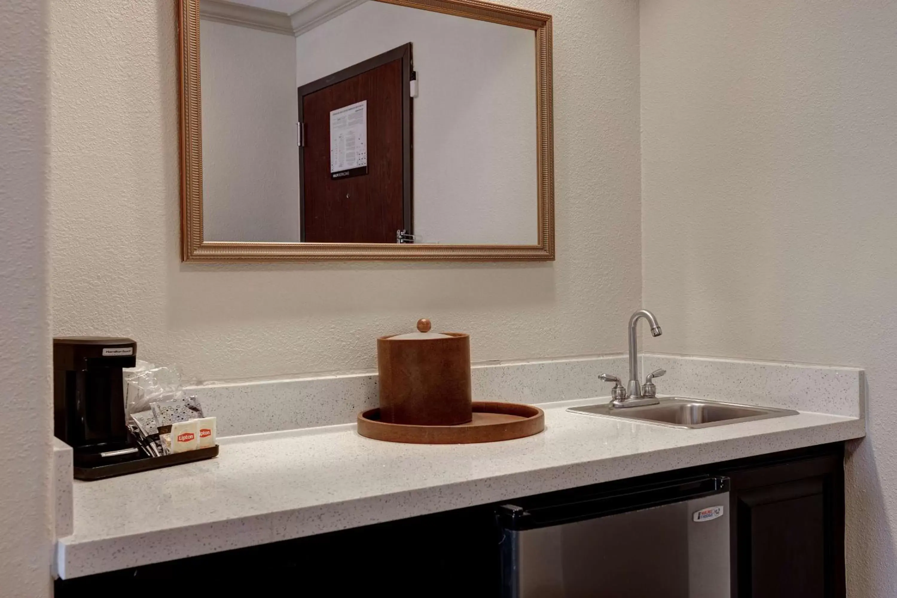 Photo of the whole room, Bathroom in Hampton Inn & Suites Galveston