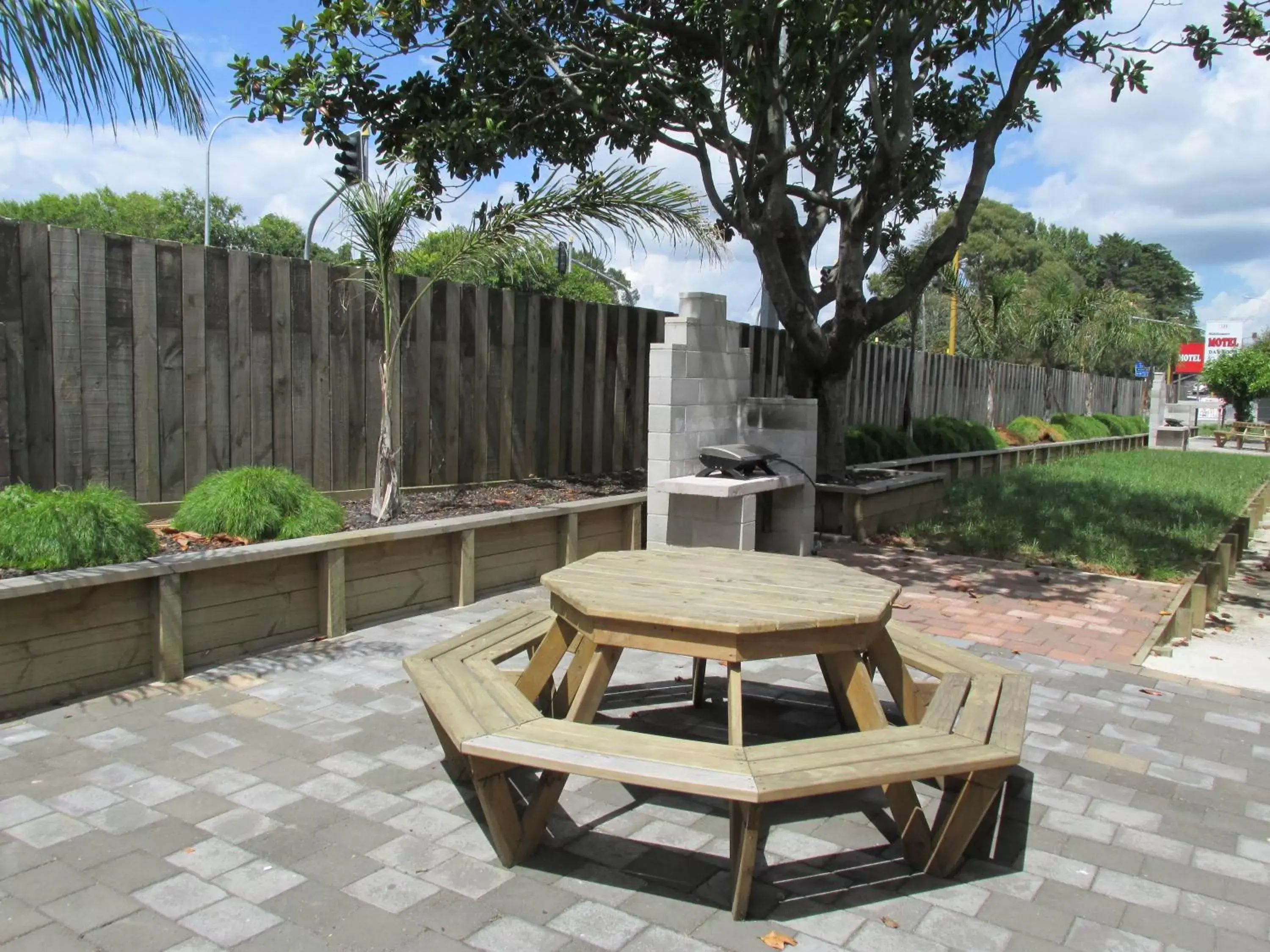 Patio in Middlemore Motel