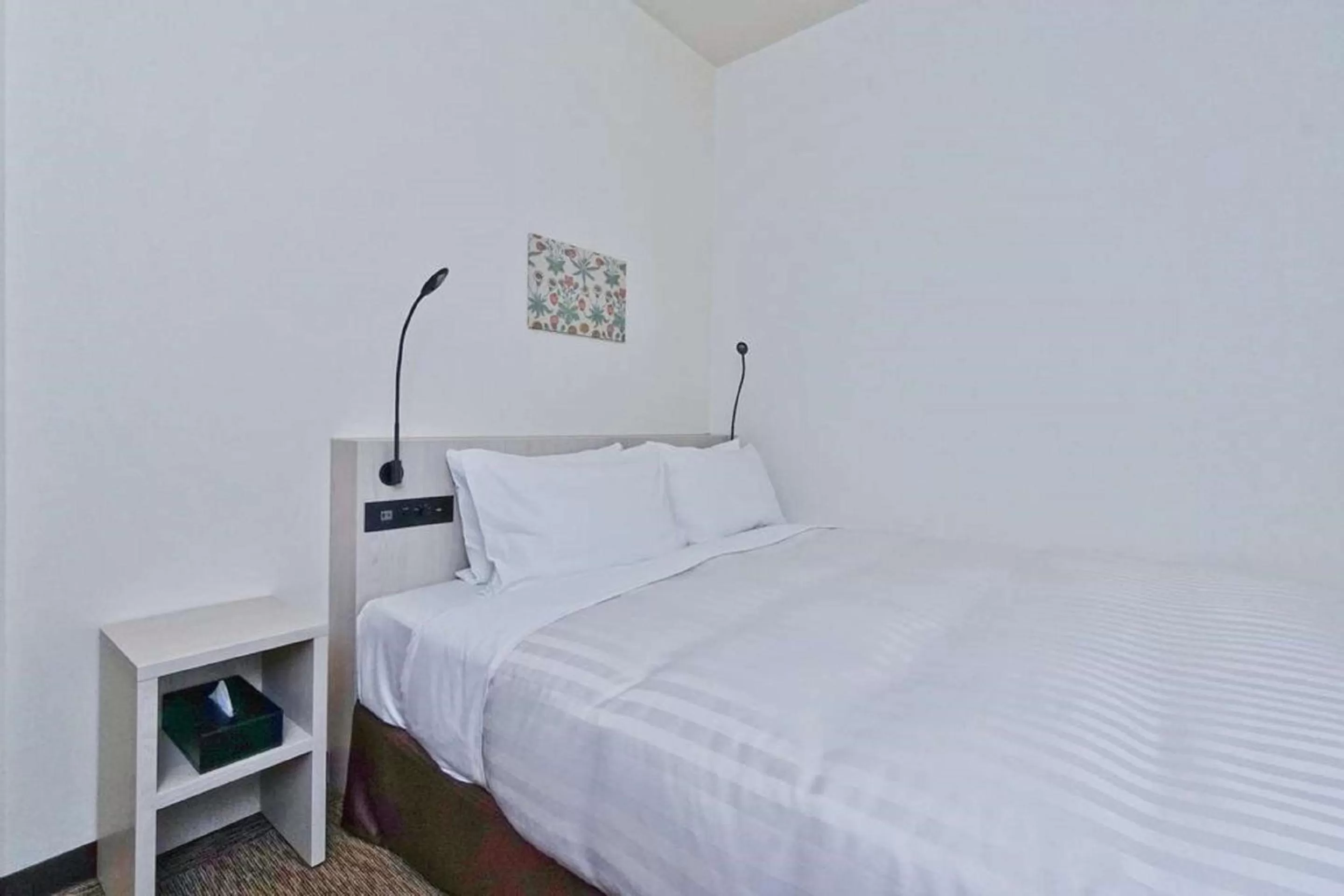 Bedroom, Bed in Best Western Osaka Tsukamoto