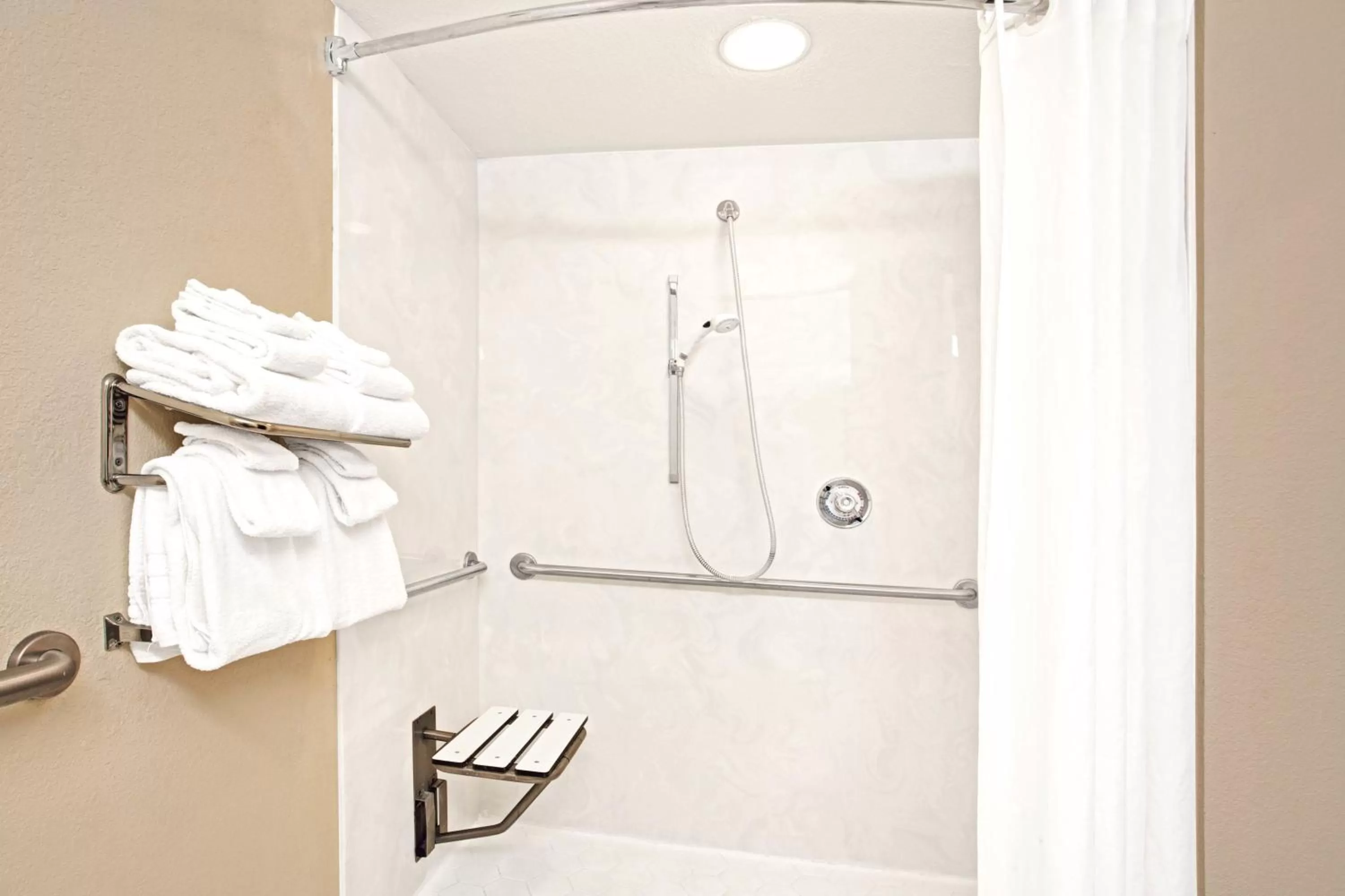 Shower in Microtel Inn and Suites by Wyndham - Lady Lake/ The Villages